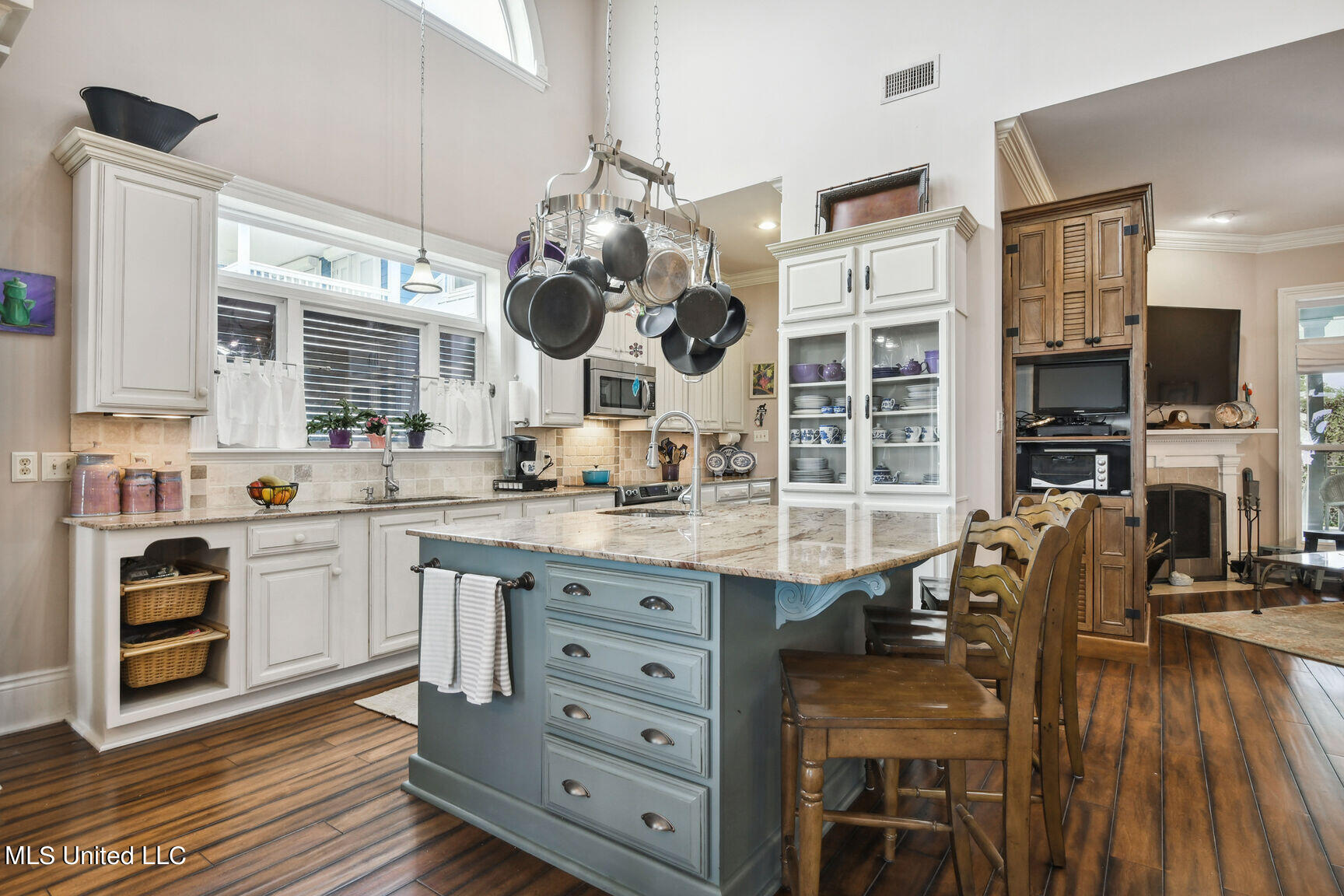 221 N Beach Boulevard