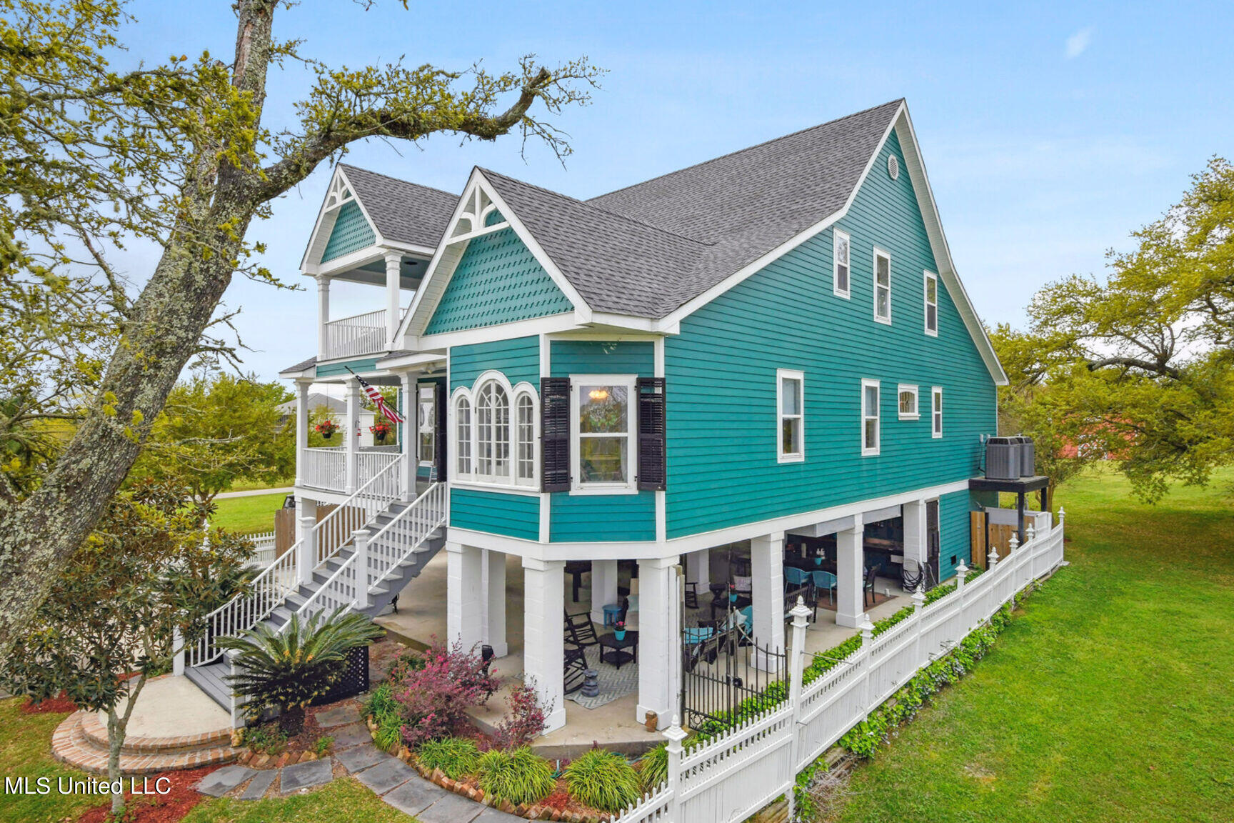 221 N Beach Boulevard