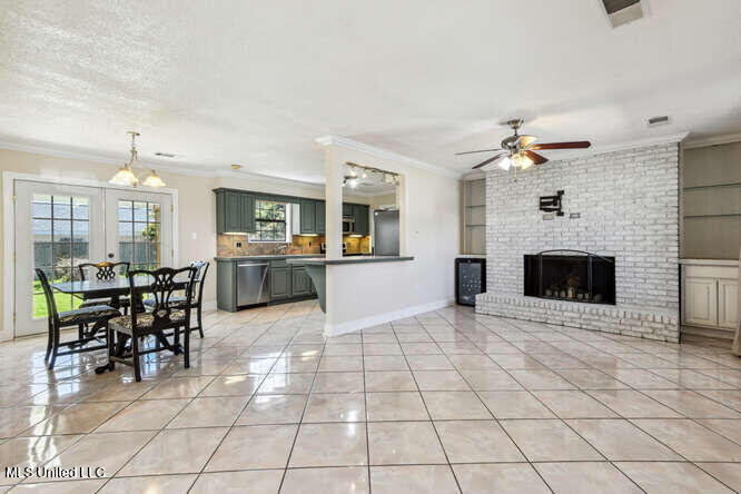 414 Demontluzin Avenue