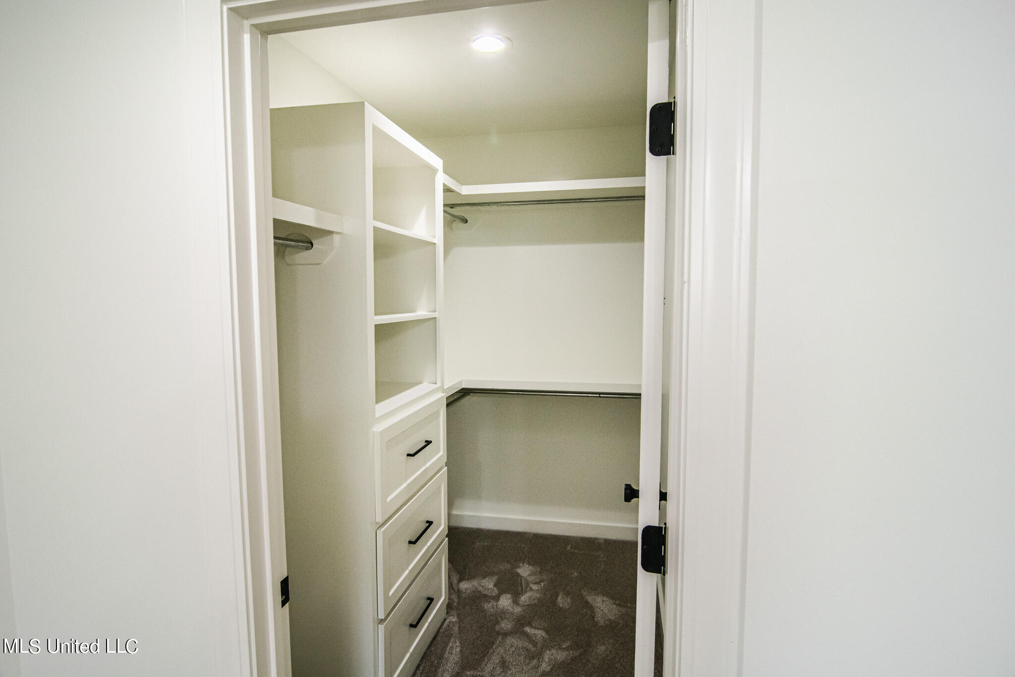 1013 Meadow Heights Drive