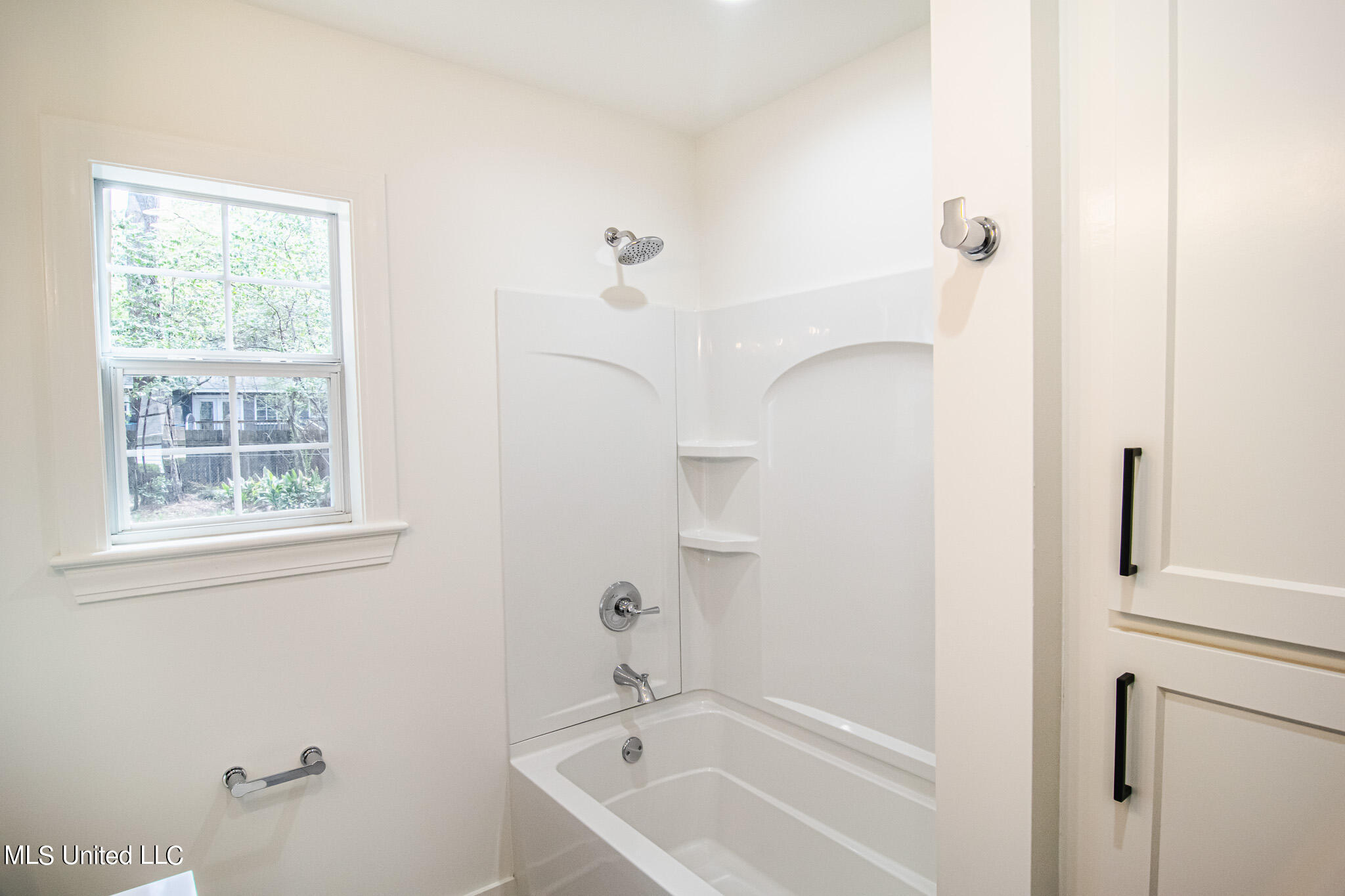 1013 Meadow Heights Drive