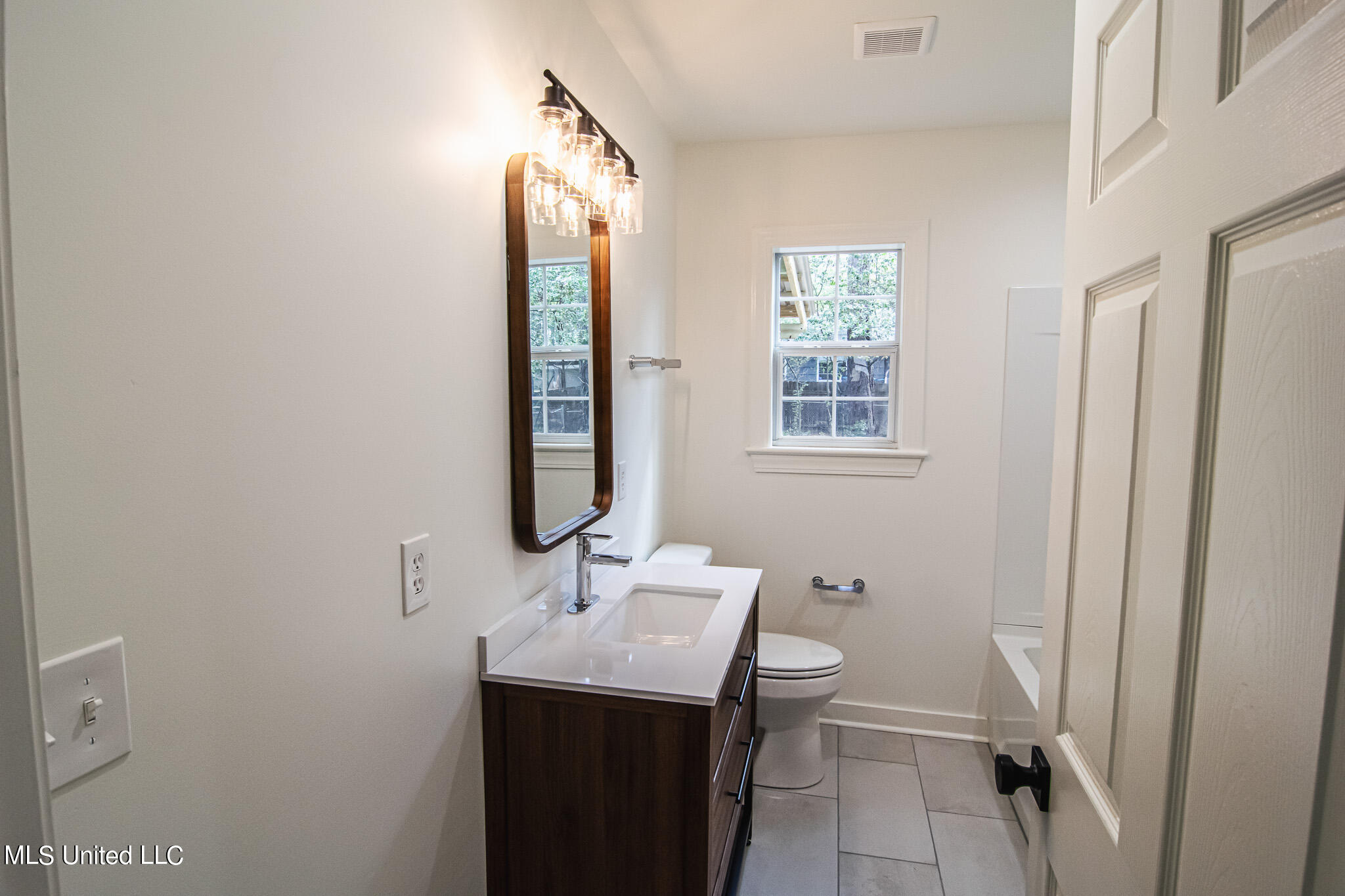 1013 Meadow Heights Drive