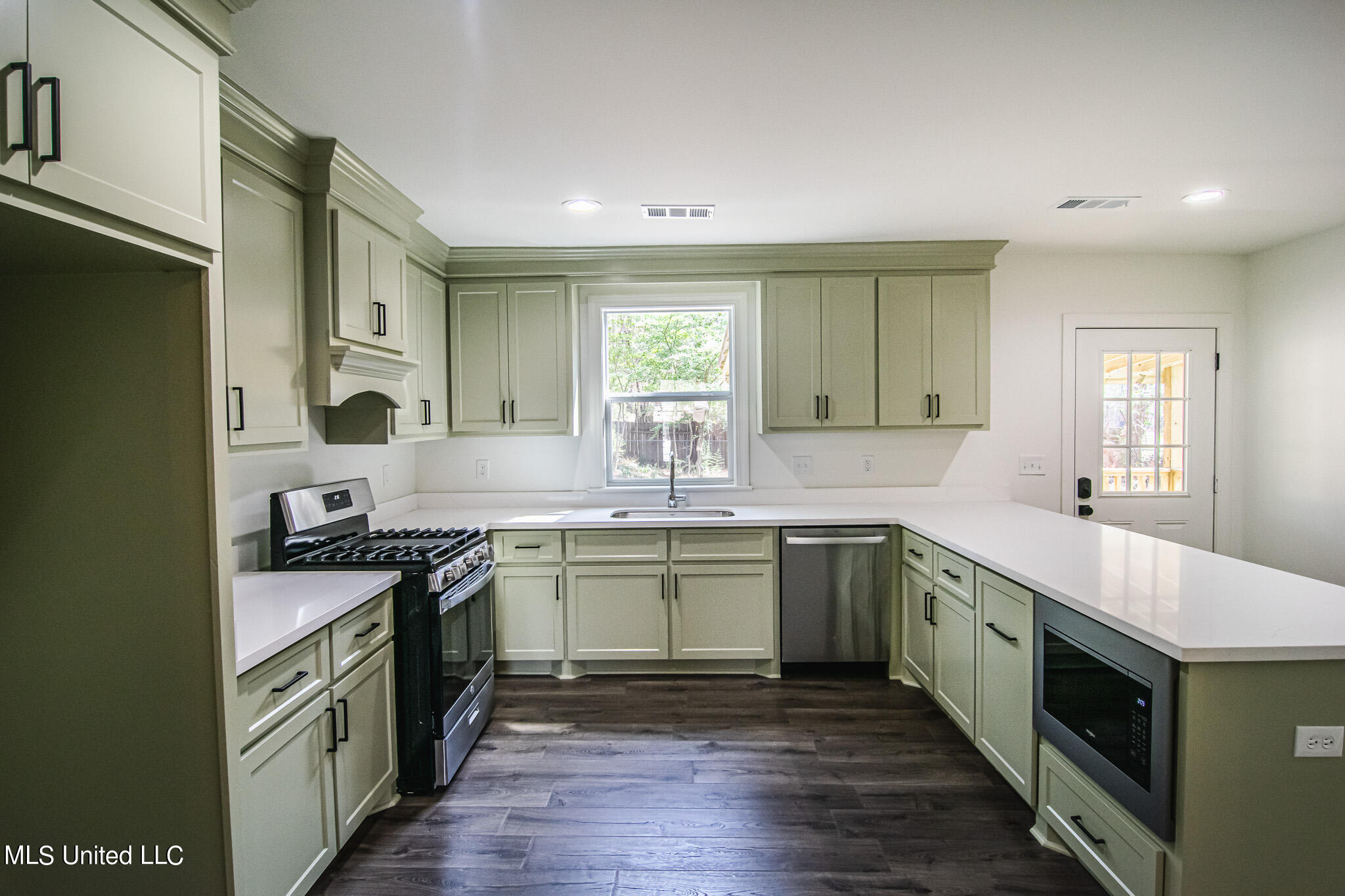 1013 Meadow Heights Drive