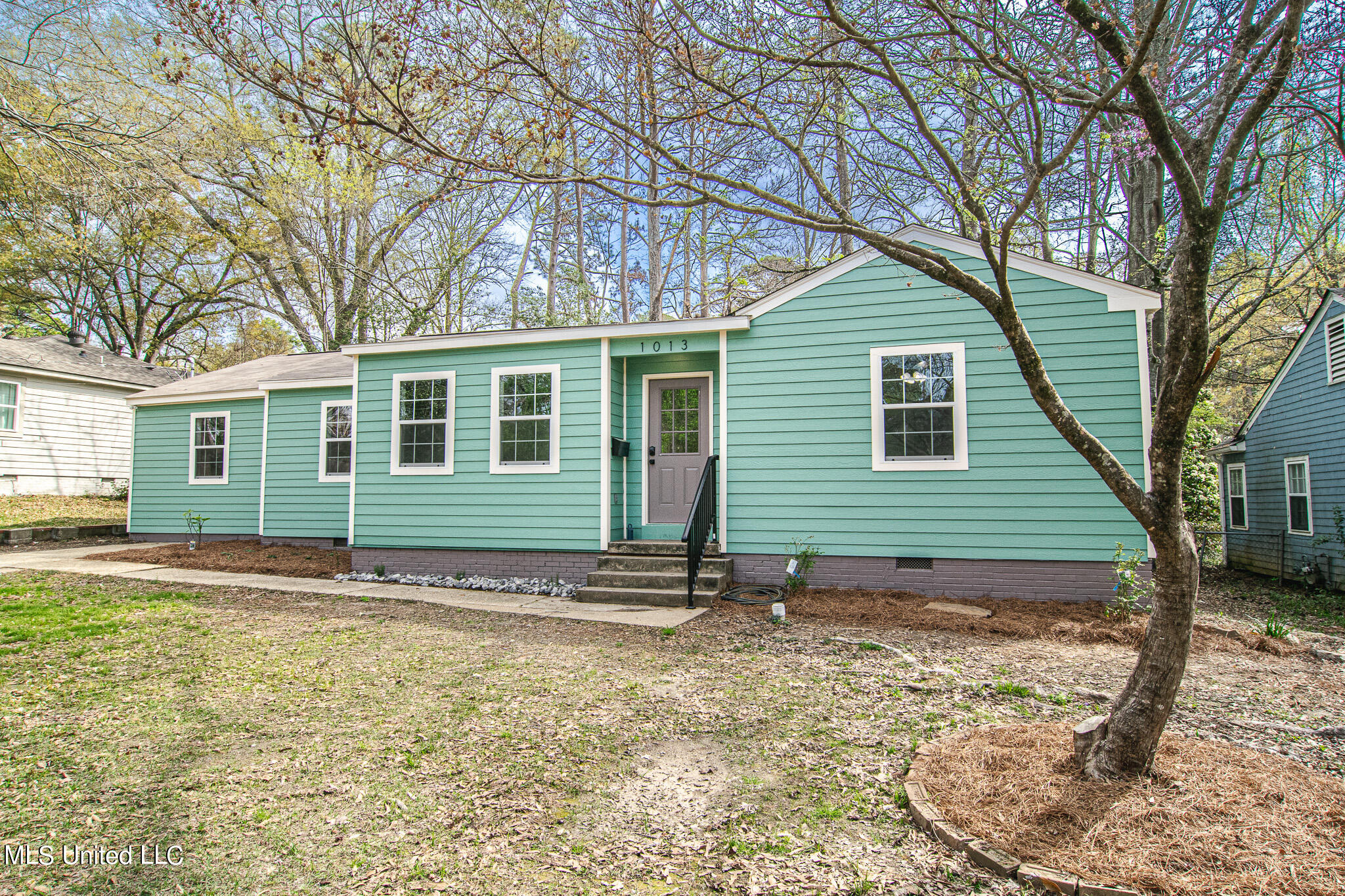 1013 Meadow Heights Drive