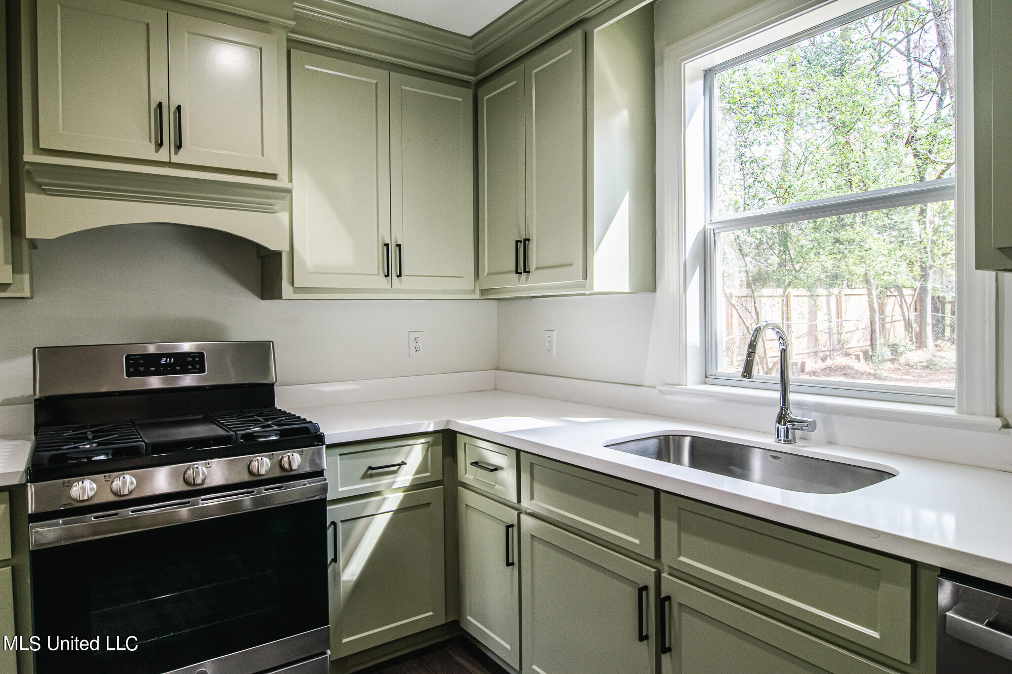 1013 Meadow Heights Drive