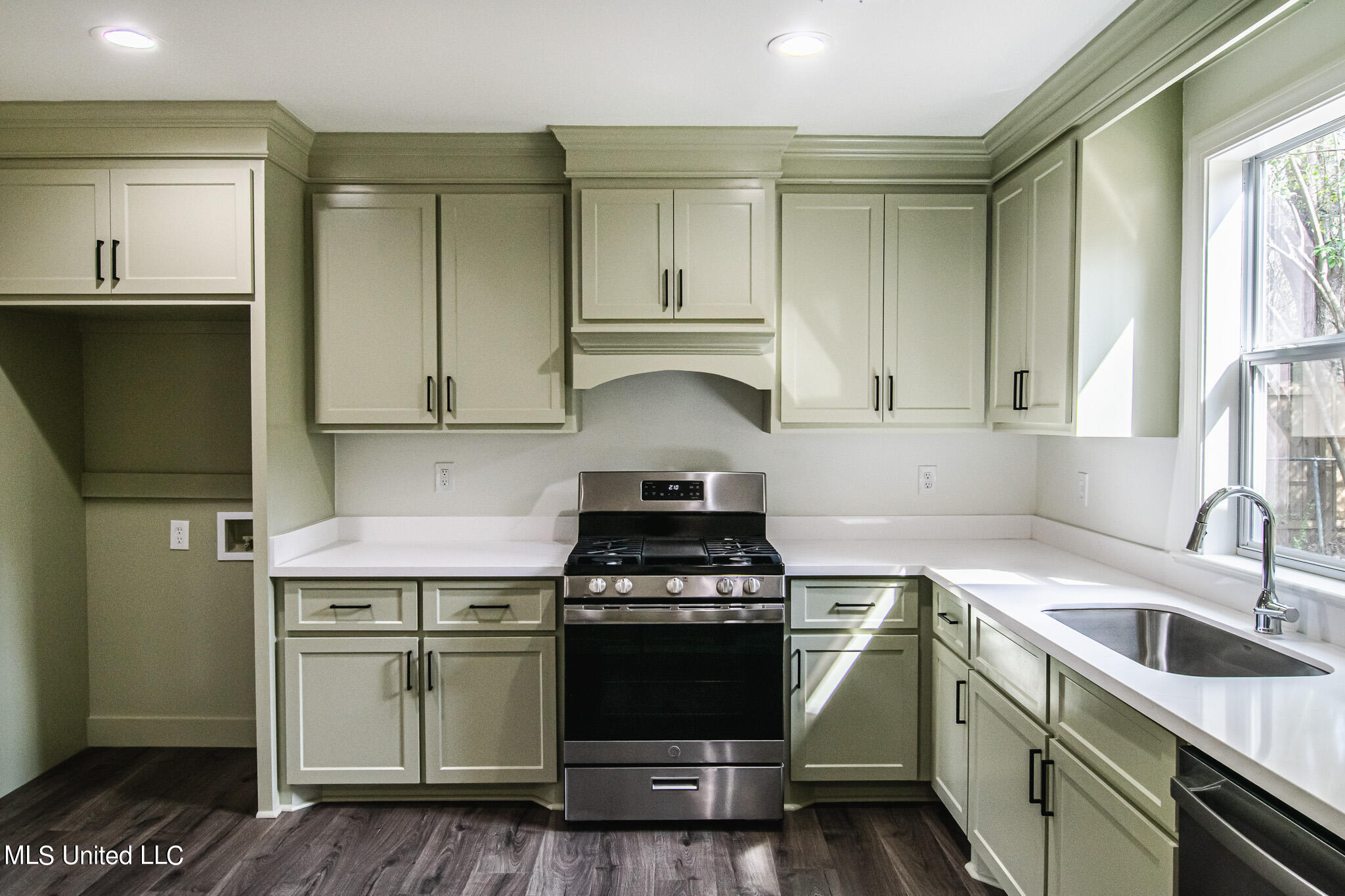 1013 Meadow Heights Drive