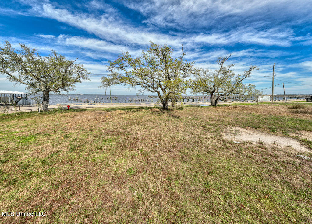 1910 N Beach Boulevard