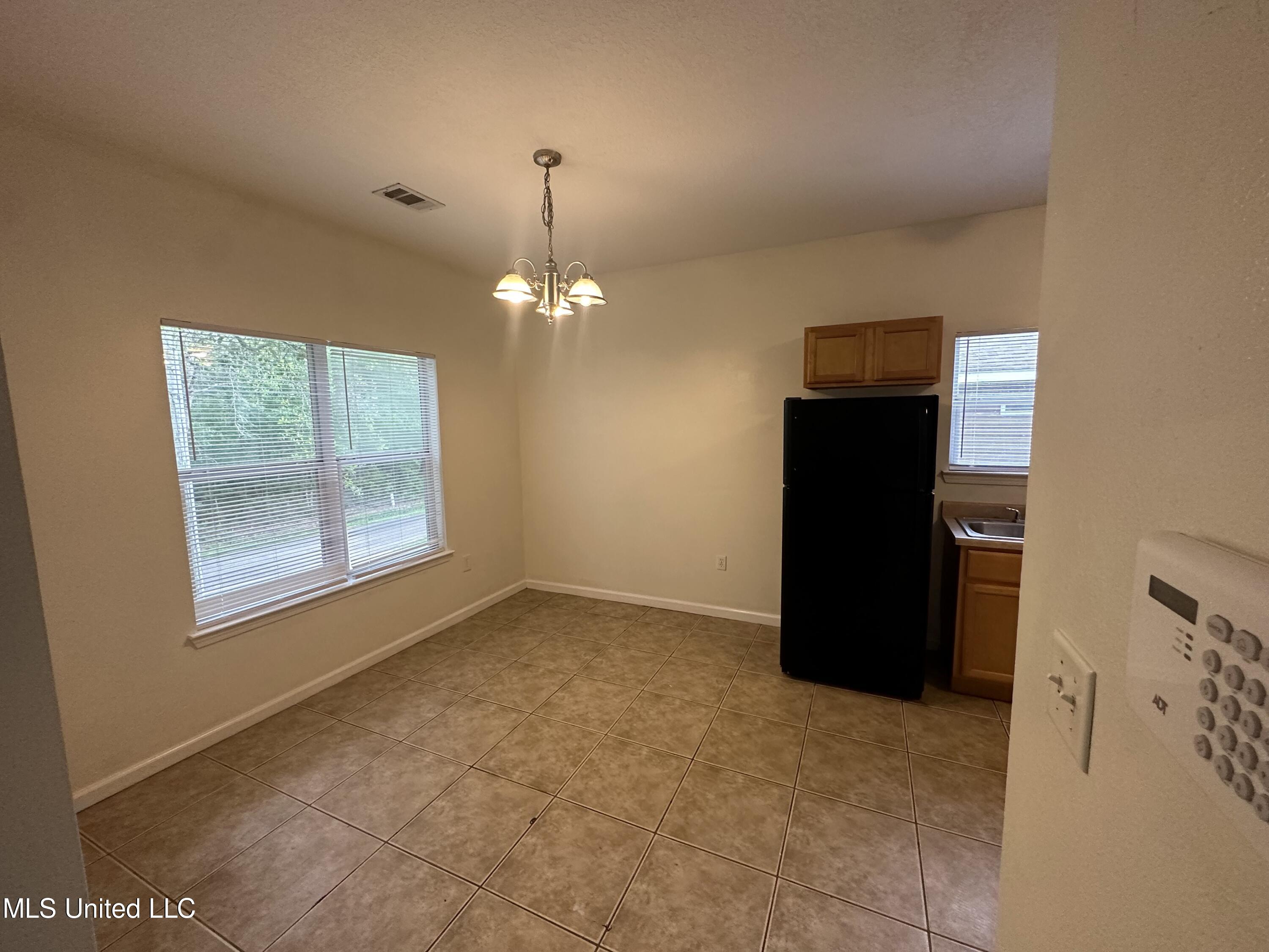 6062 E Benton Street