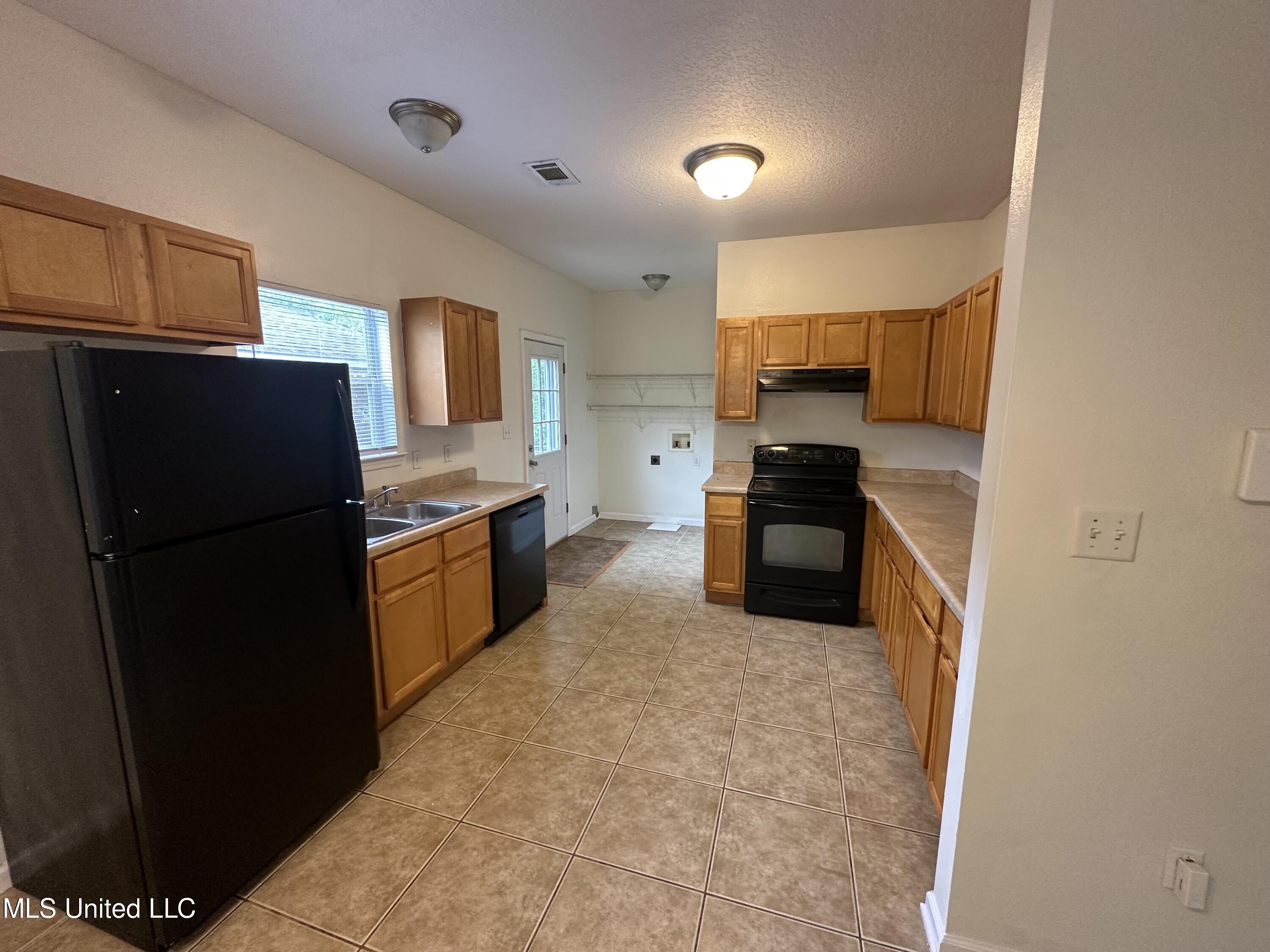 6062 E Benton Street