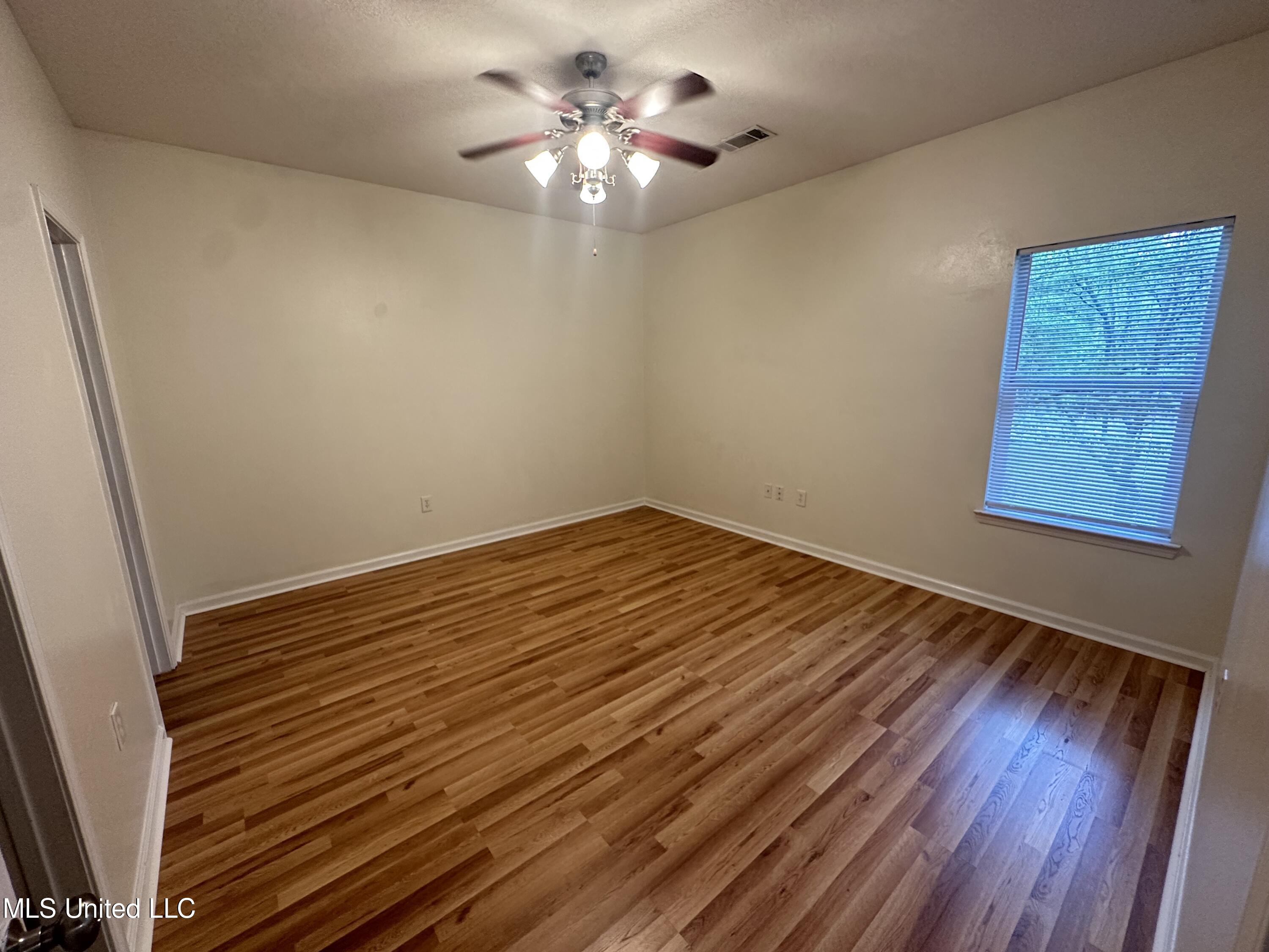 6062 E Benton Street