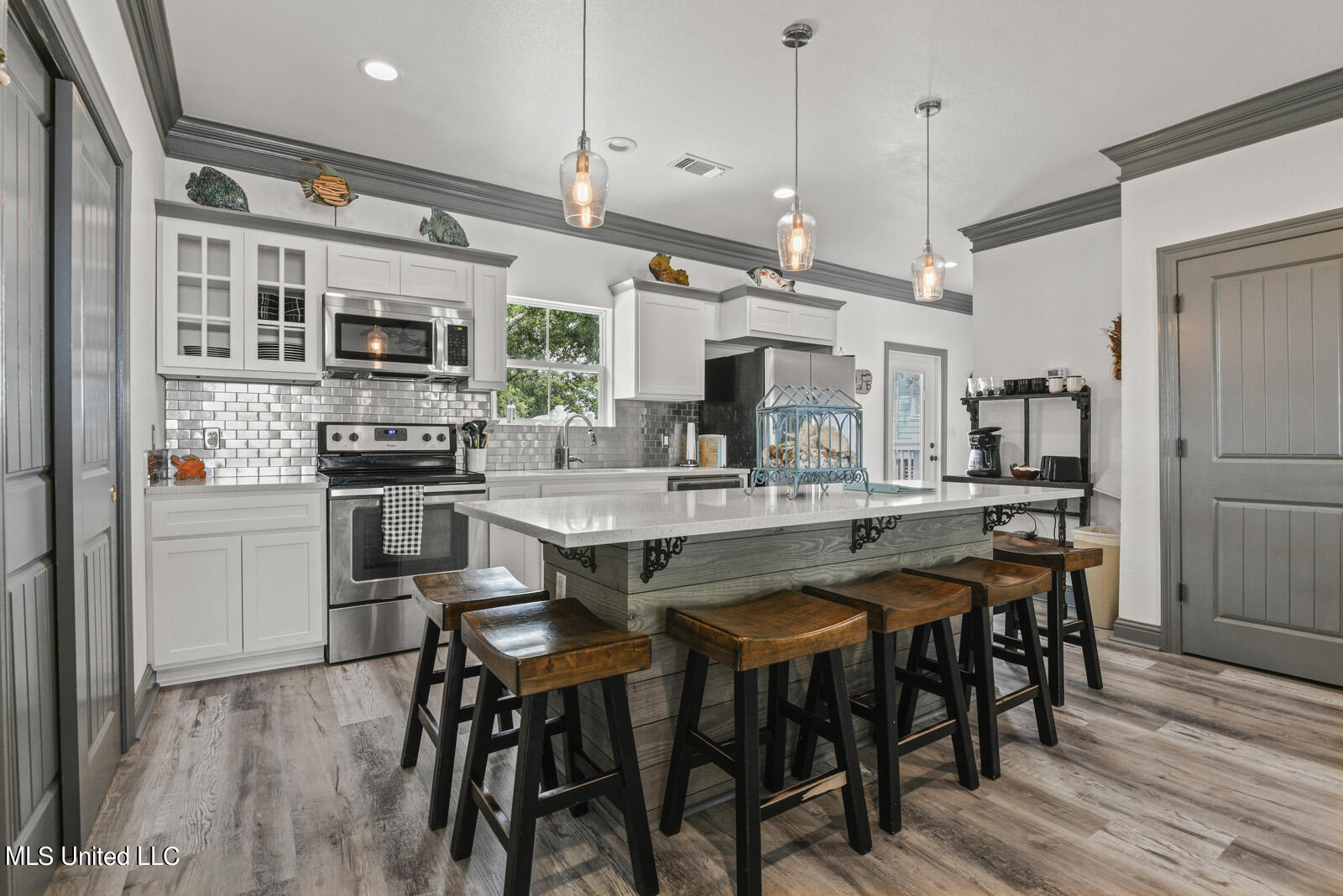 244 W Beach Boulevard