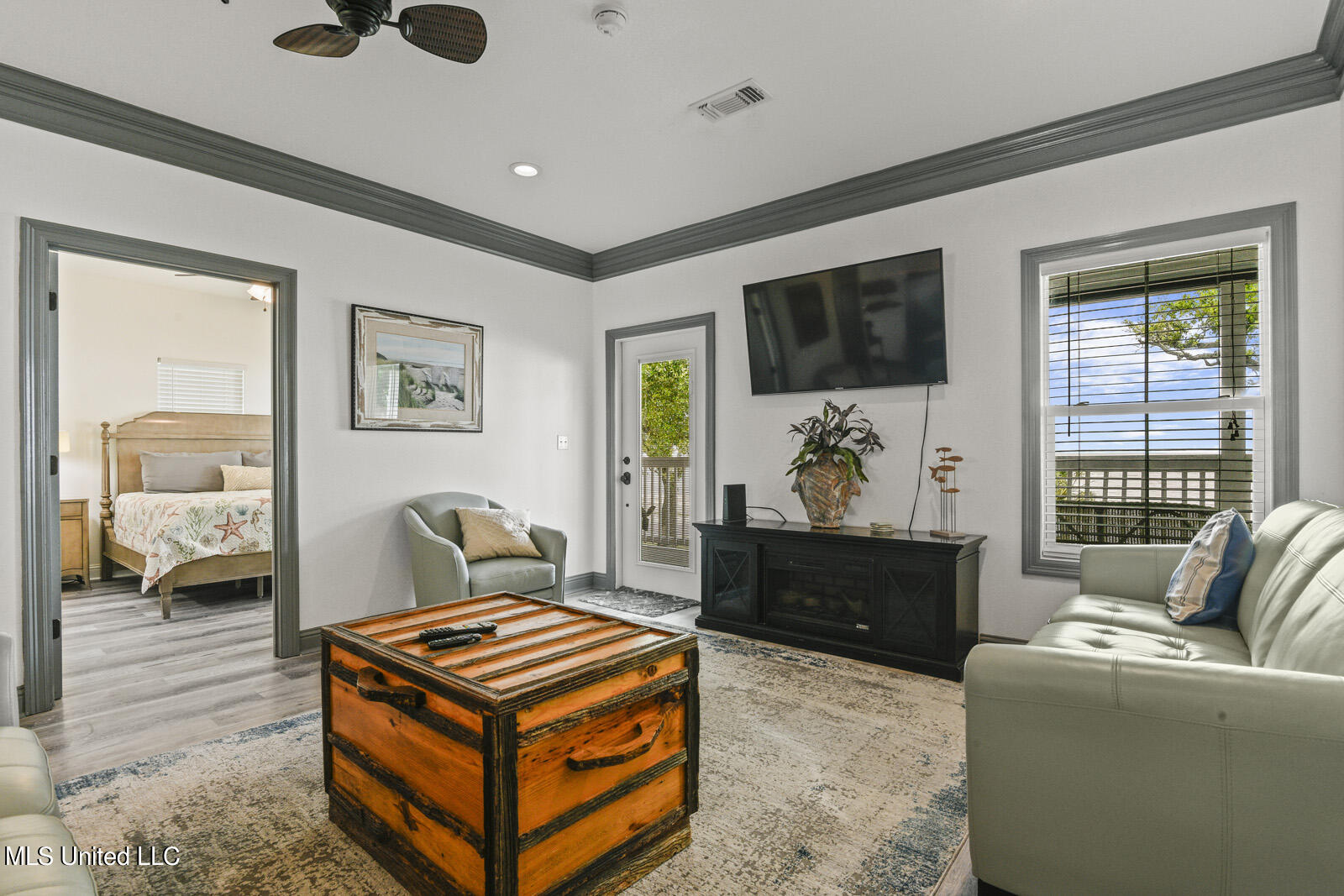 244 W Beach Boulevard