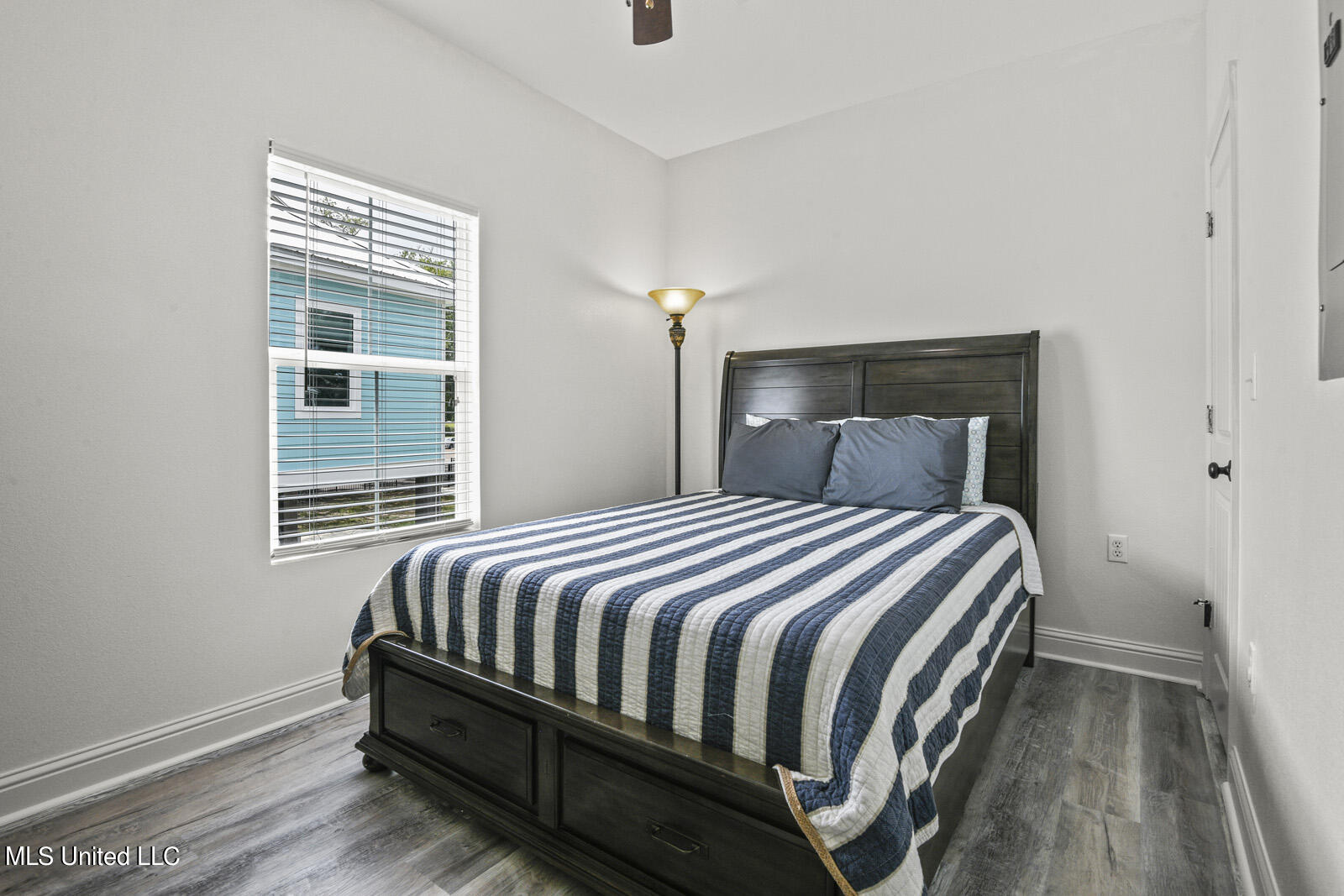 244 W Beach Boulevard