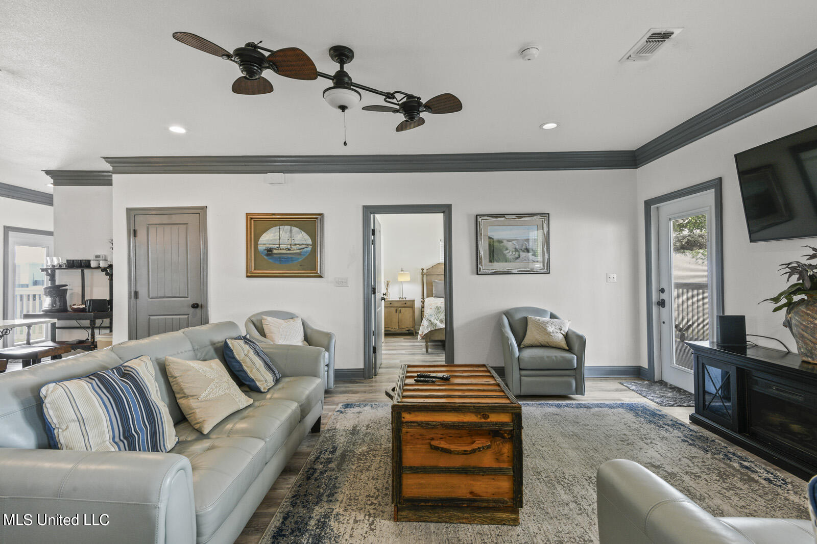 244 W Beach Boulevard