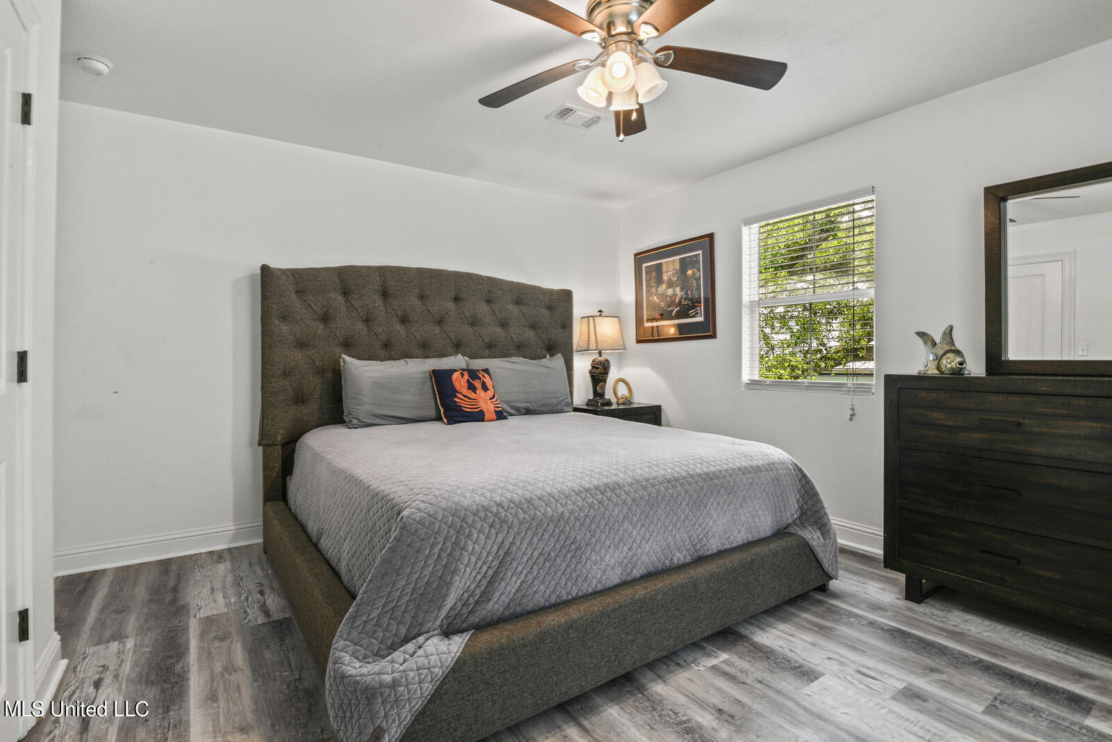 244 W Beach Boulevard