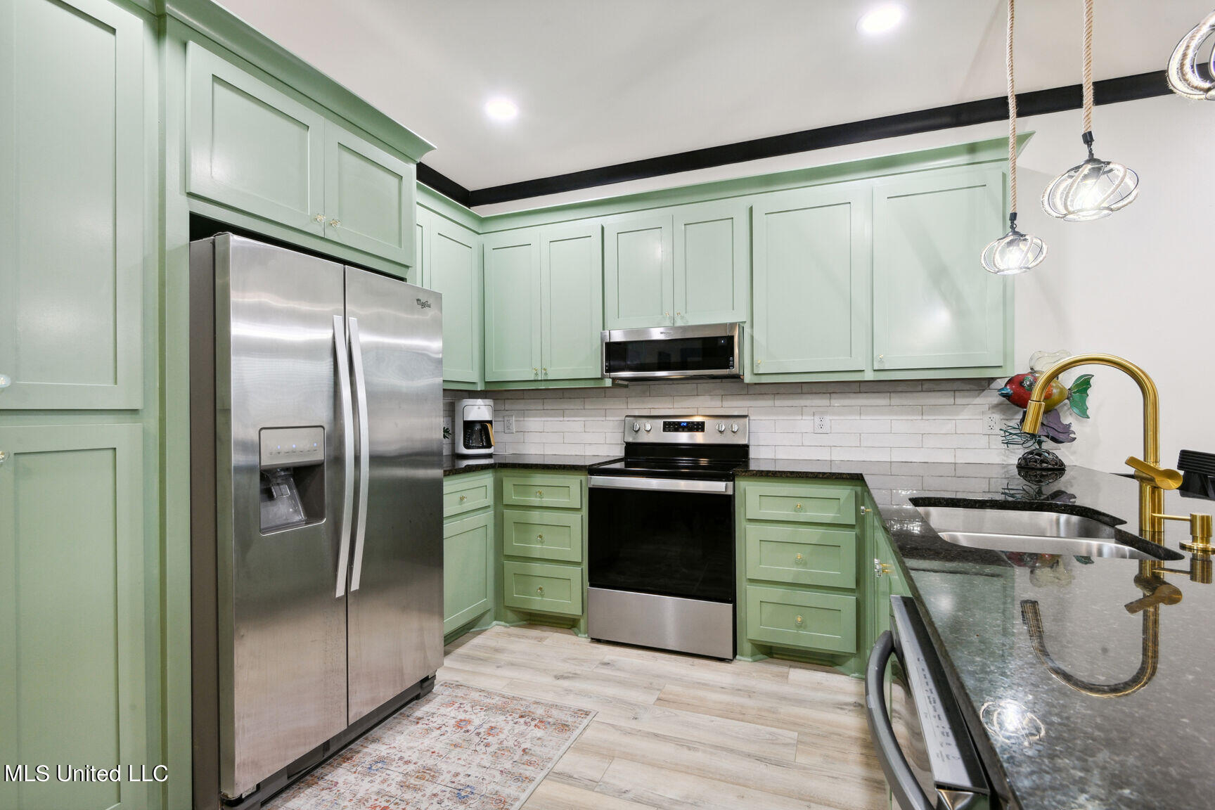 605 S Nicholson Avenue