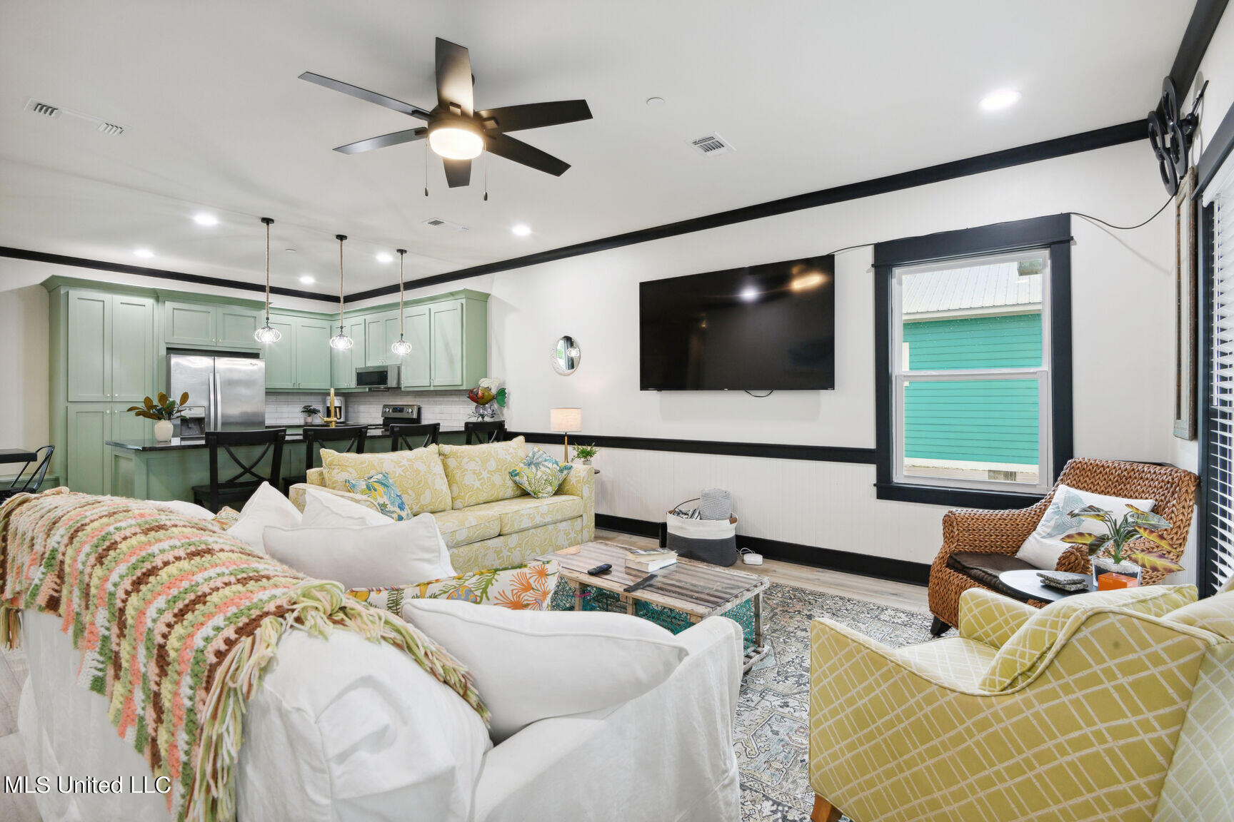 605 S Nicholson Avenue