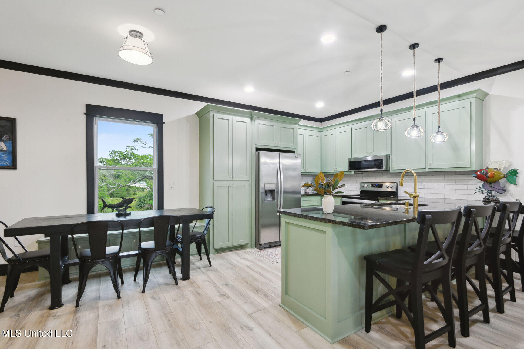 605 S Nicholson Avenue