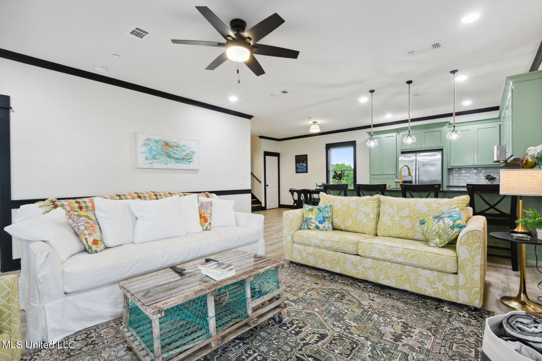 605 S Nicholson Avenue