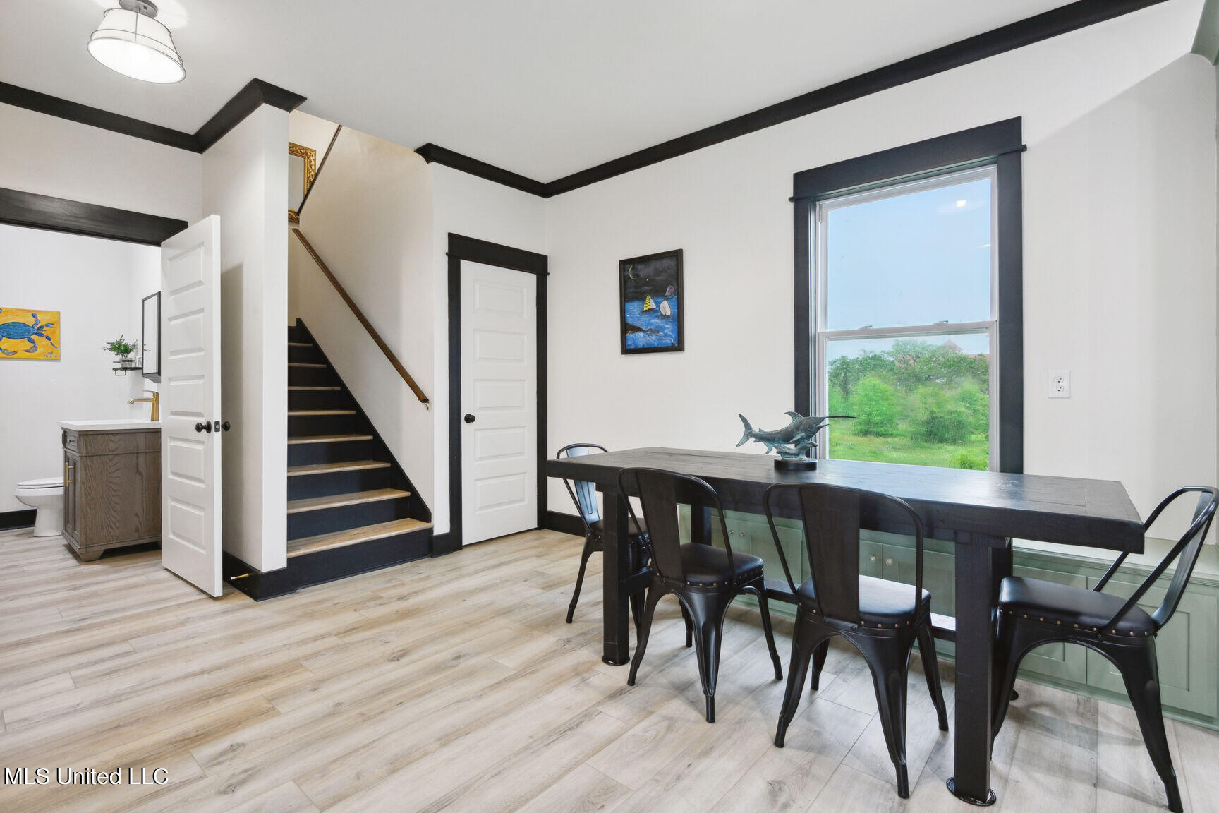 605 S Nicholson Avenue