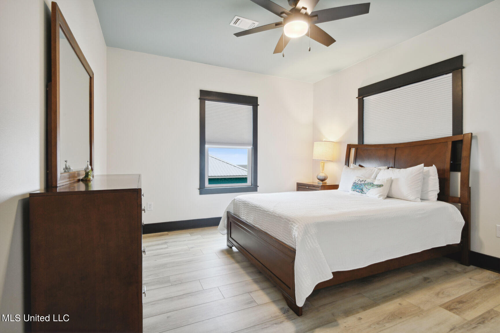 605 S Nicholson Avenue