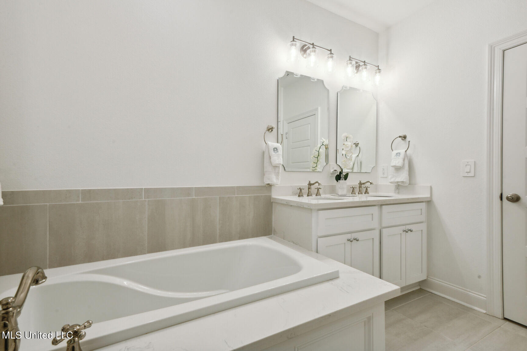 85009 Diamondhead Lakes Boulevard