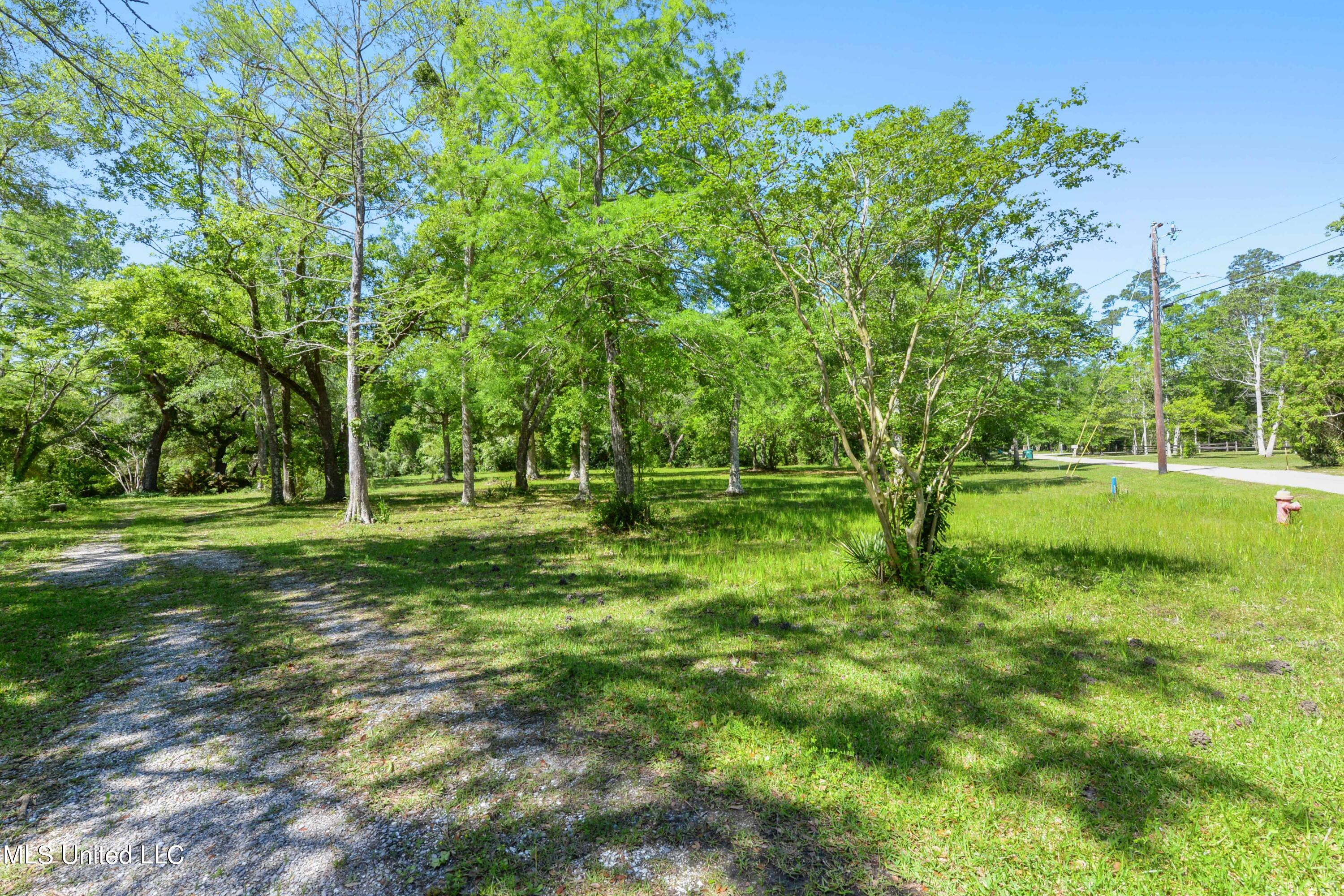 1315 Dubuc Lane