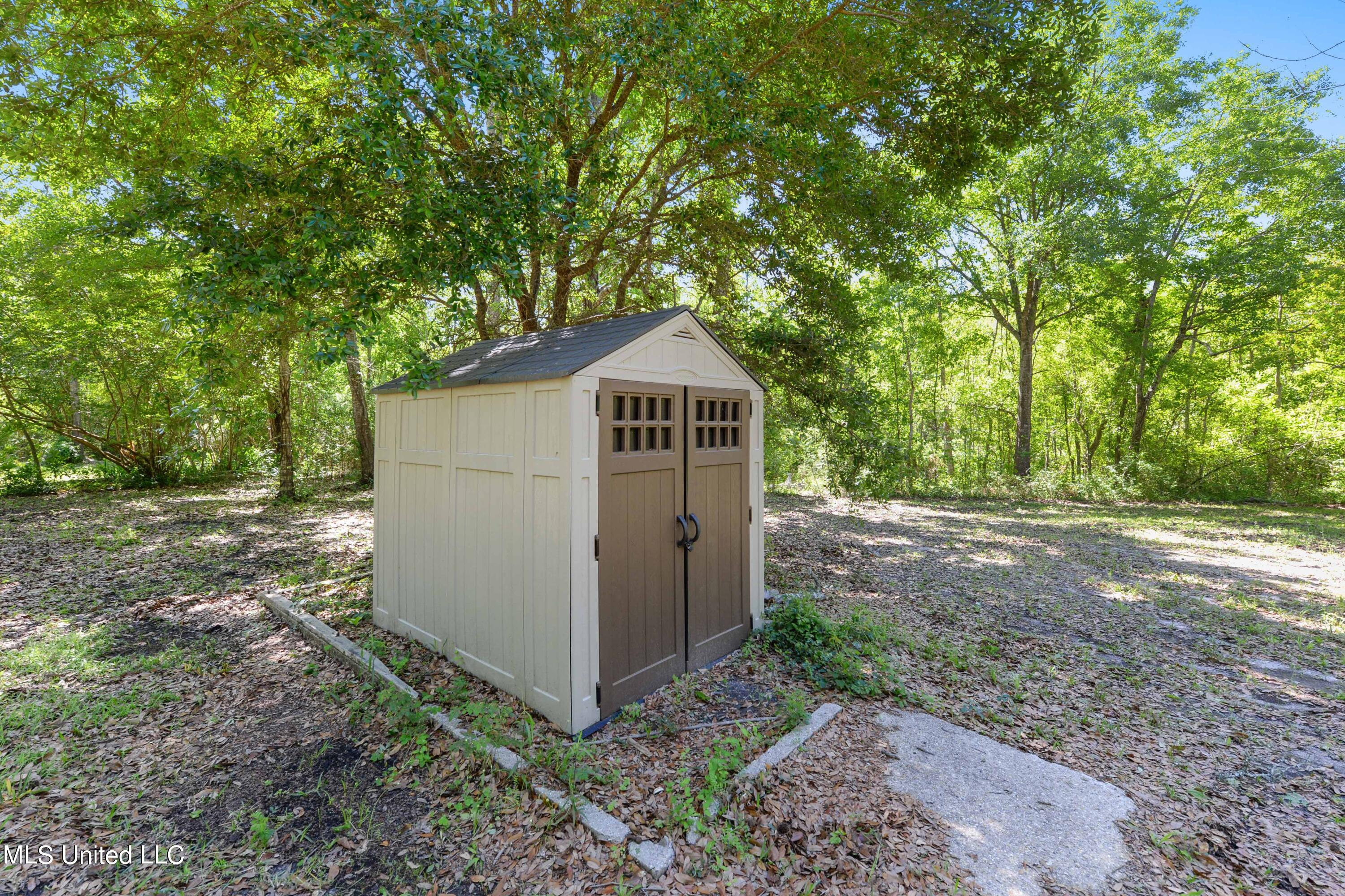 1315 Dubuc Lane