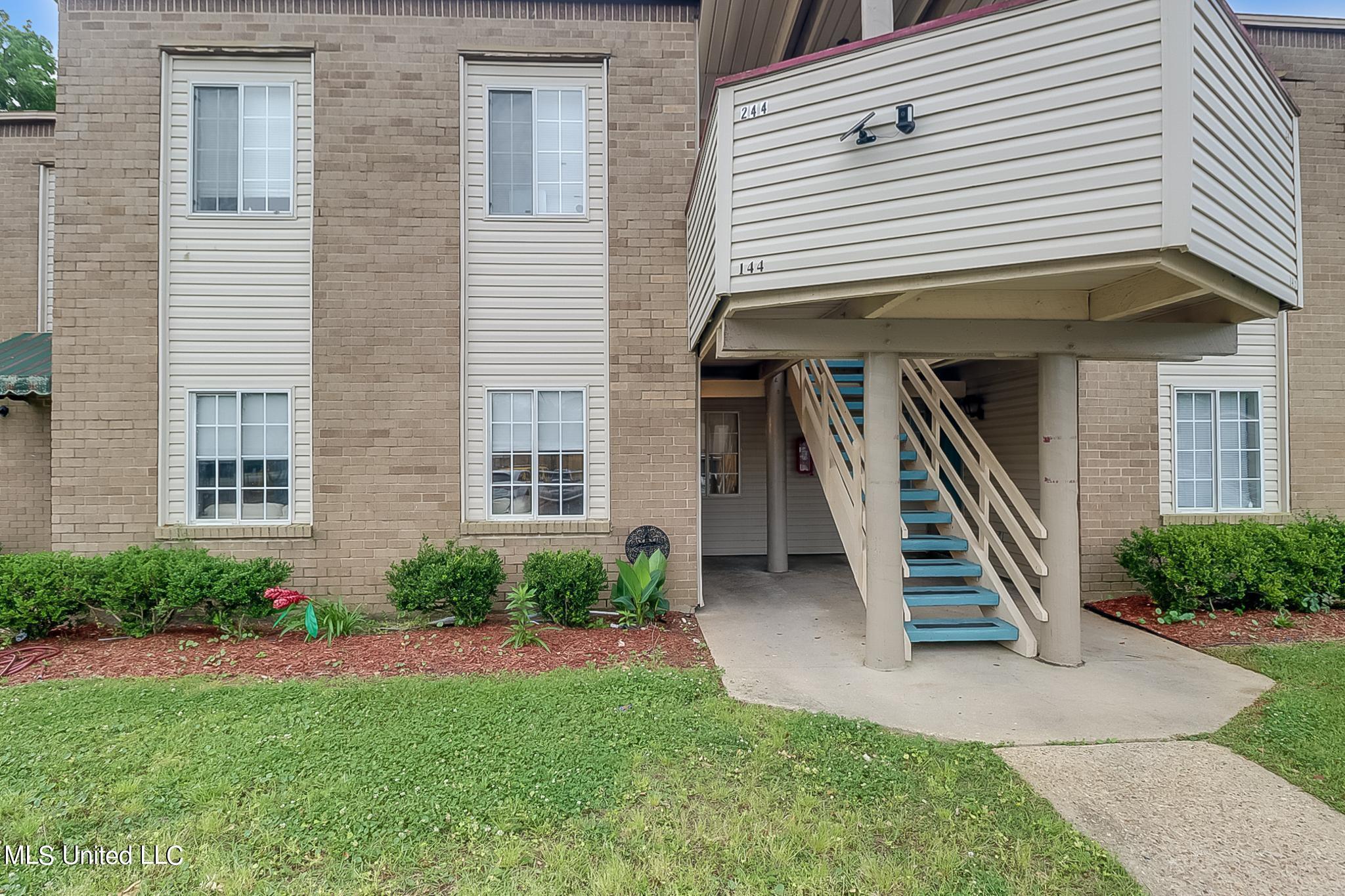 245 Mcdonnell Avenue, 144