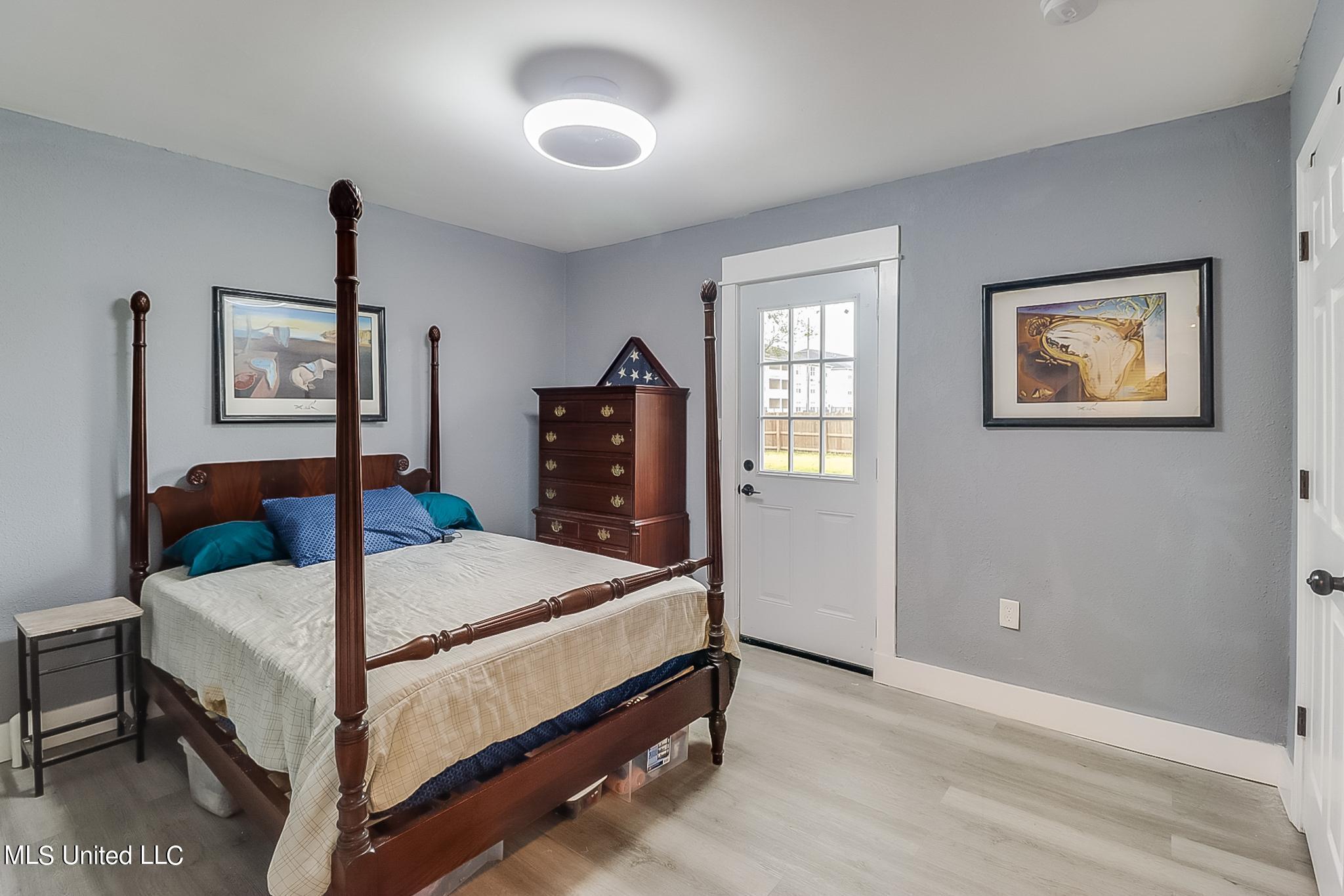 245 Mcdonnell Avenue, 144