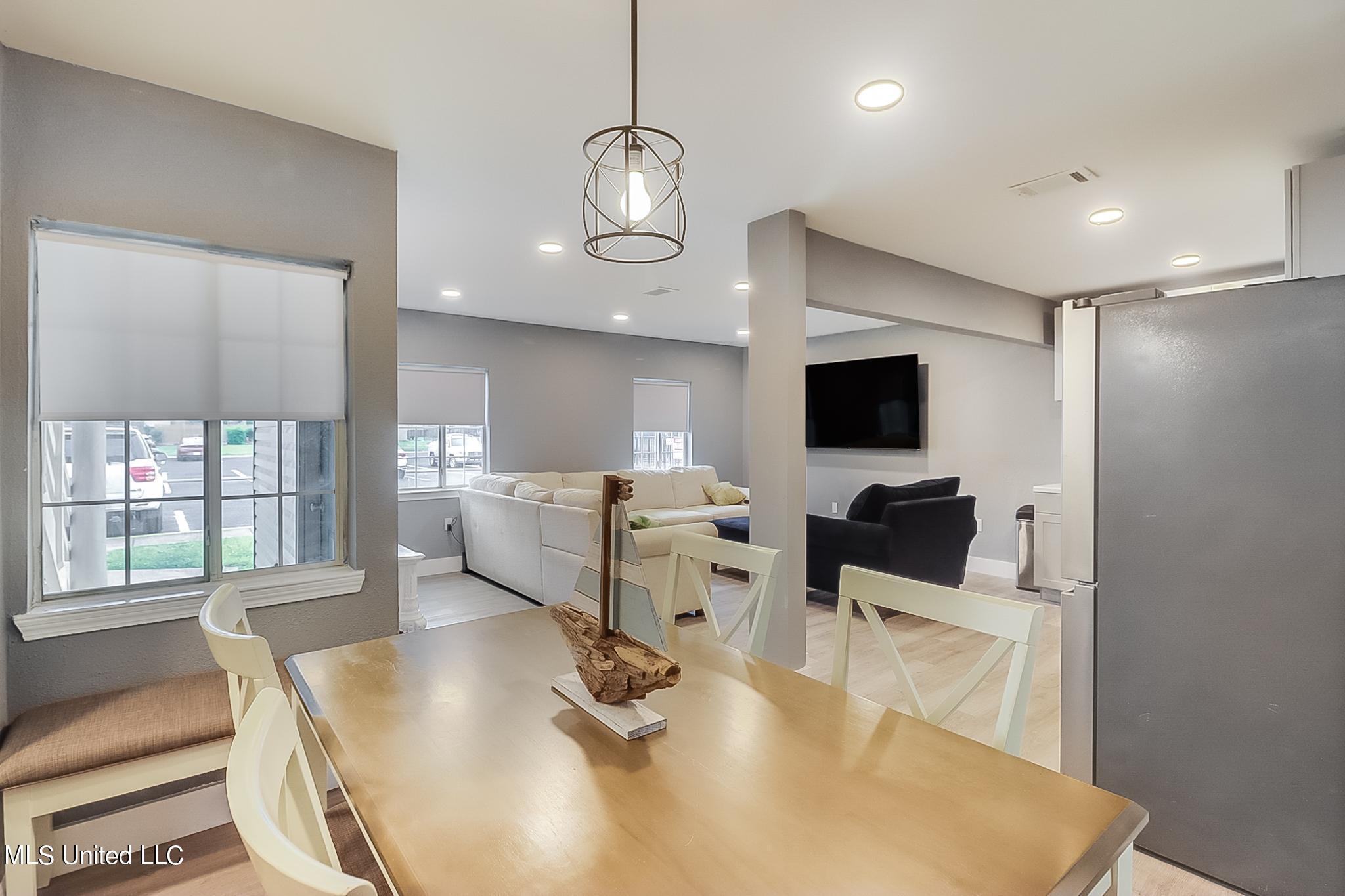 245 Mcdonnell Avenue, 144