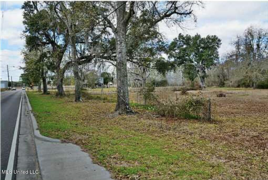 3220 Longfellow Road