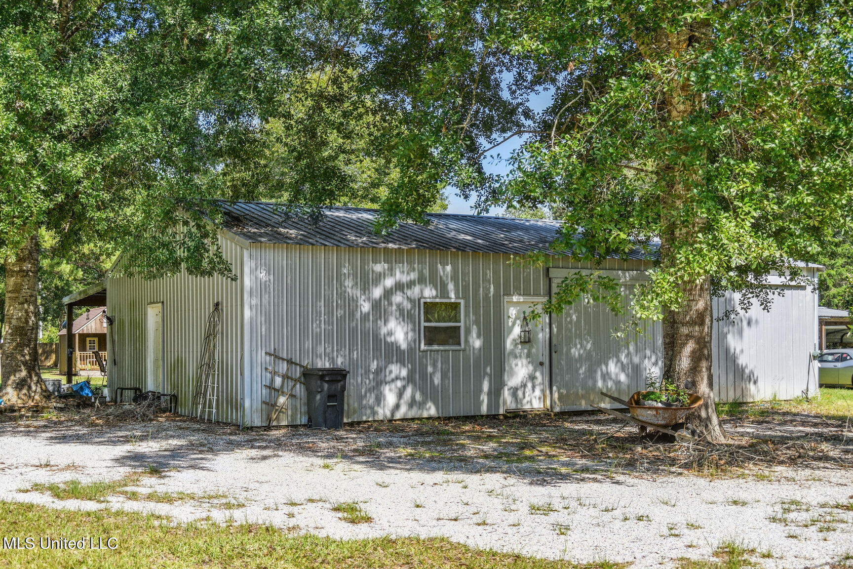 196 Richardson-Ozona Road