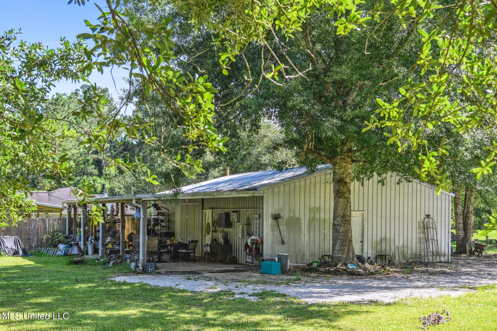 196 Richardson-Ozona Road