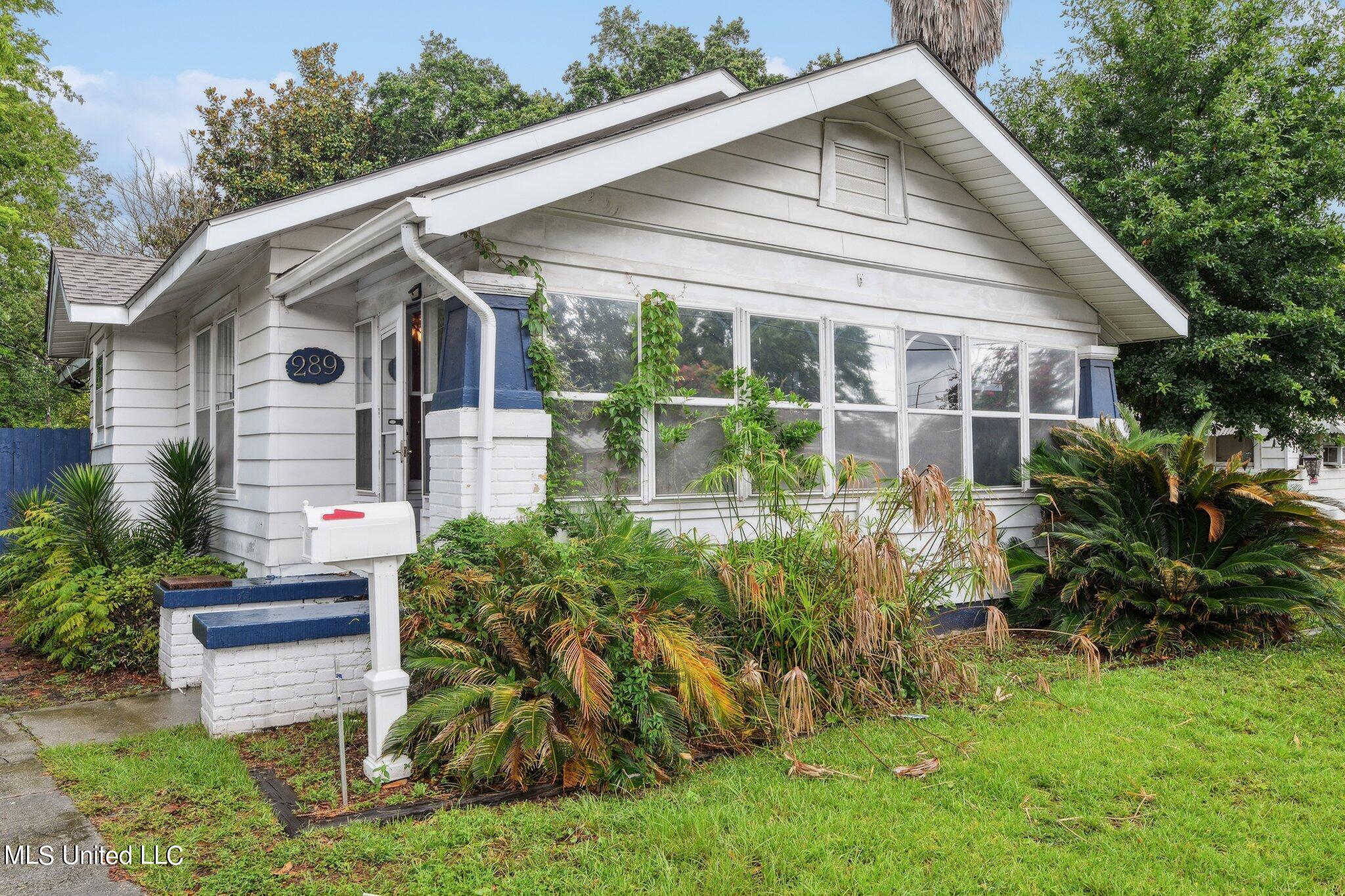 289 Hopkins Boulevard