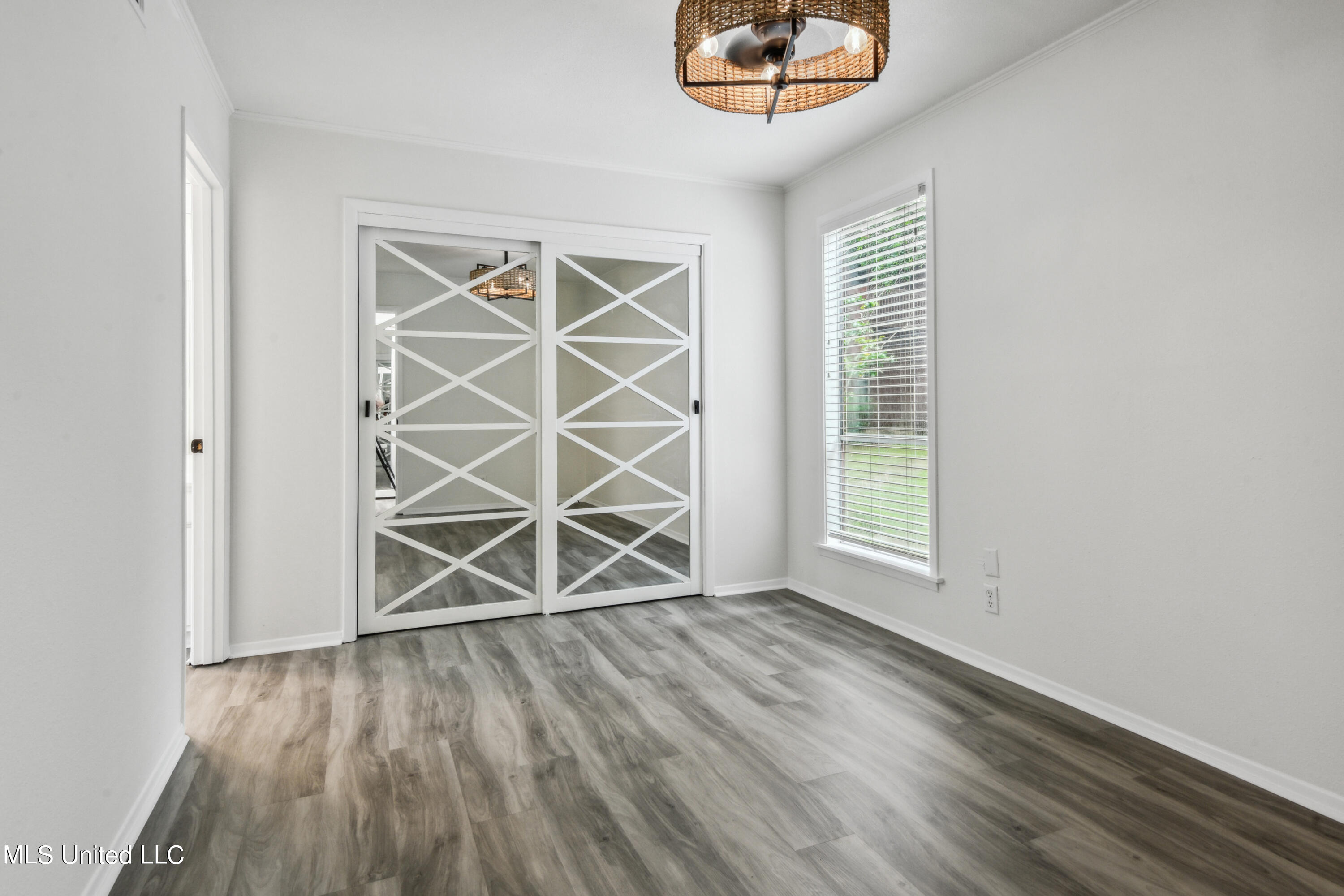 133 Lakeside Villa Building F