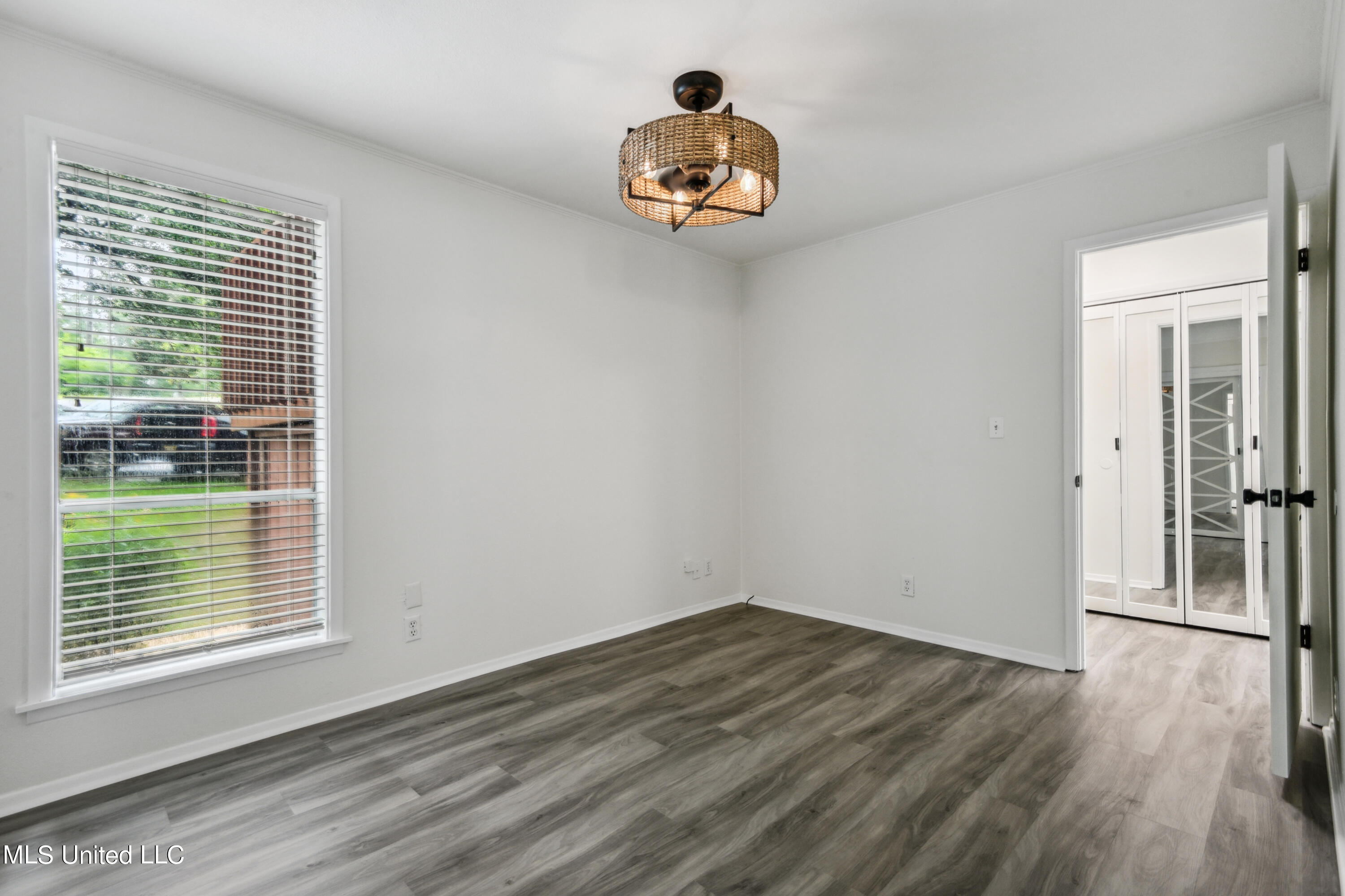 133 Lakeside Villa Building F