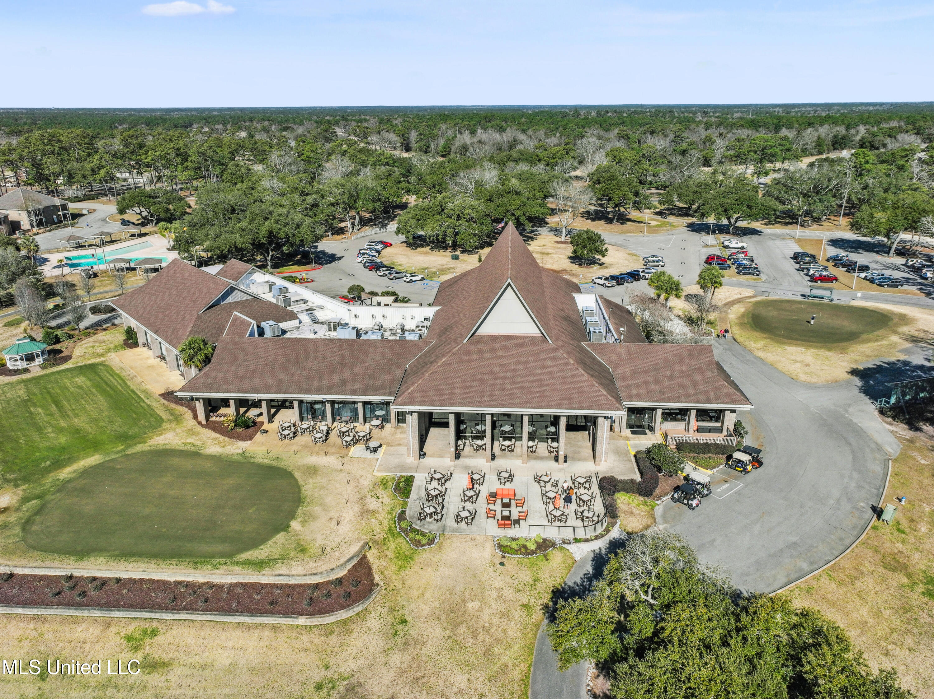 133 Lakeside Villa Building F