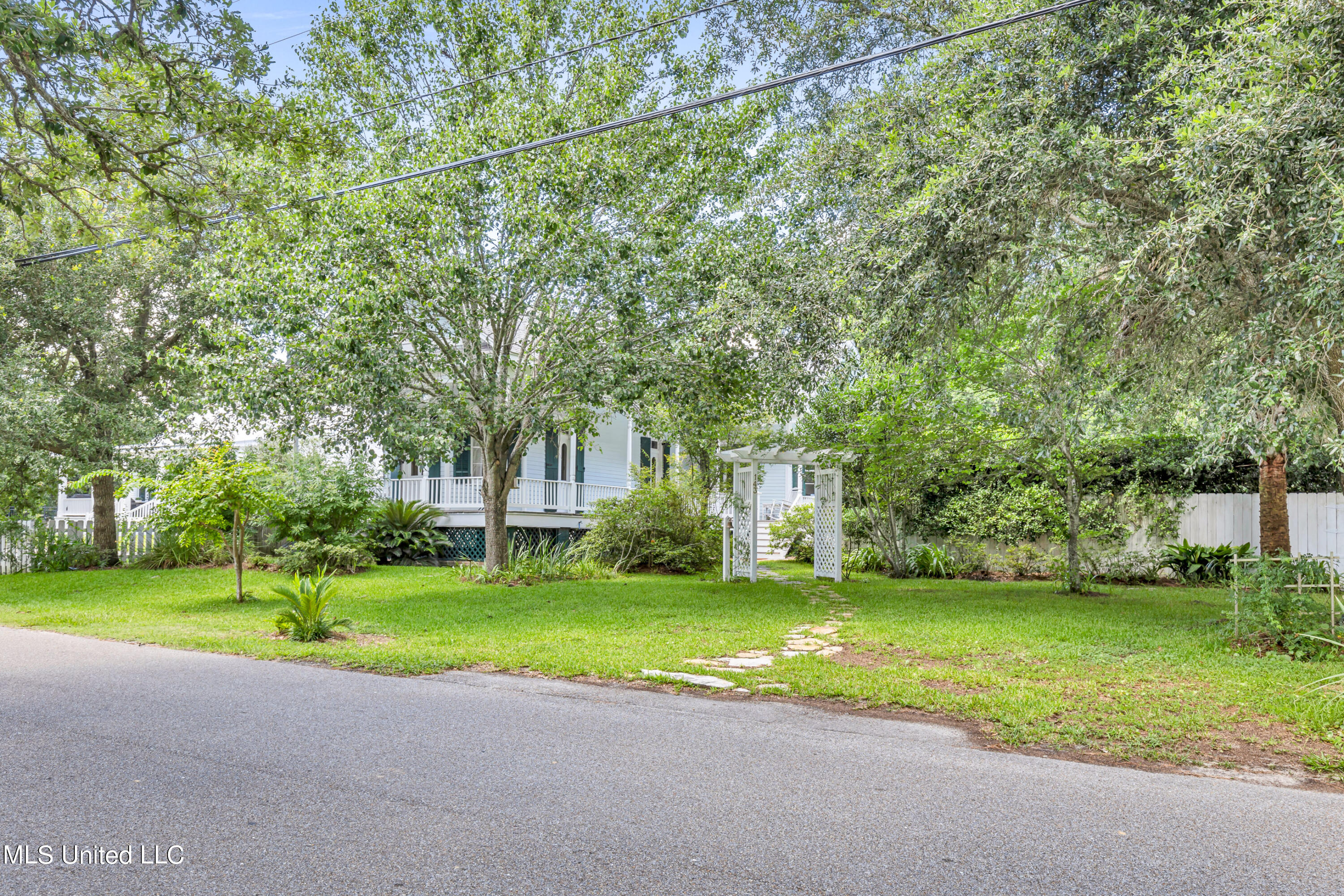 143 St Charles Street