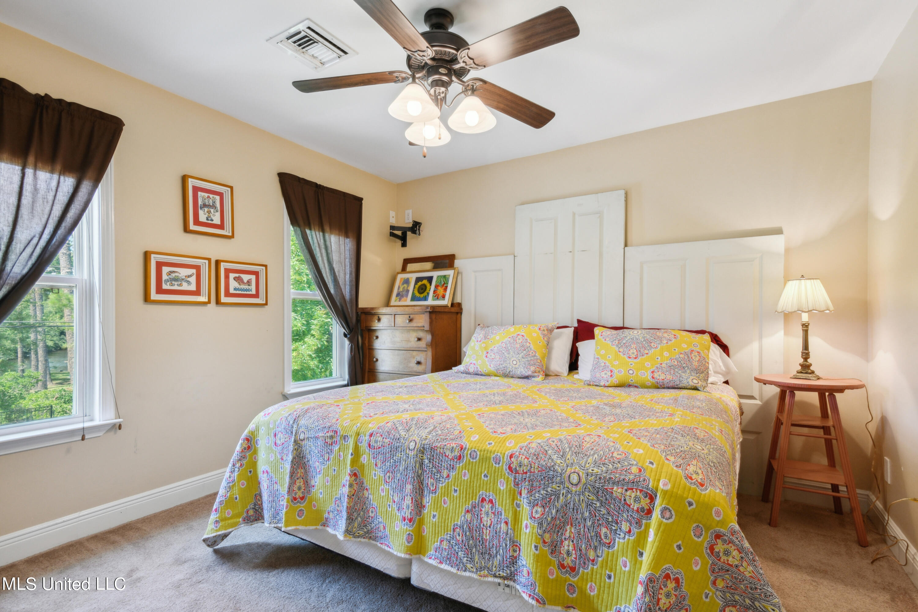 2025 Hollywood Drive