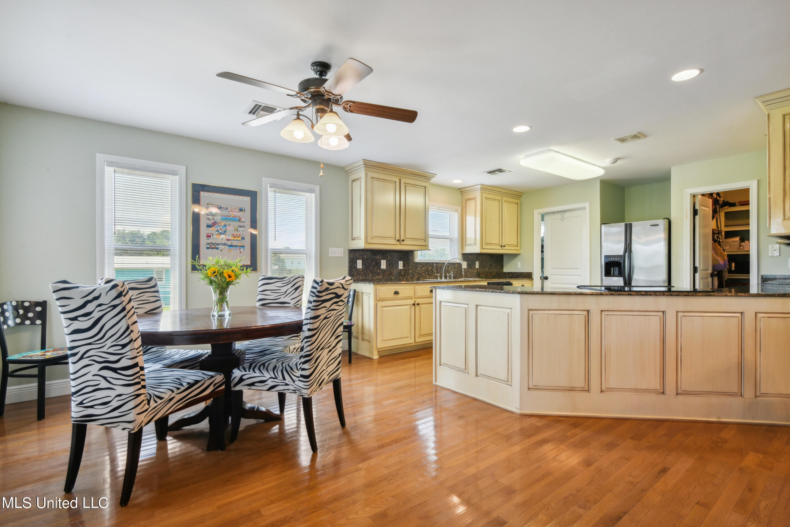 2025 Hollywood Drive