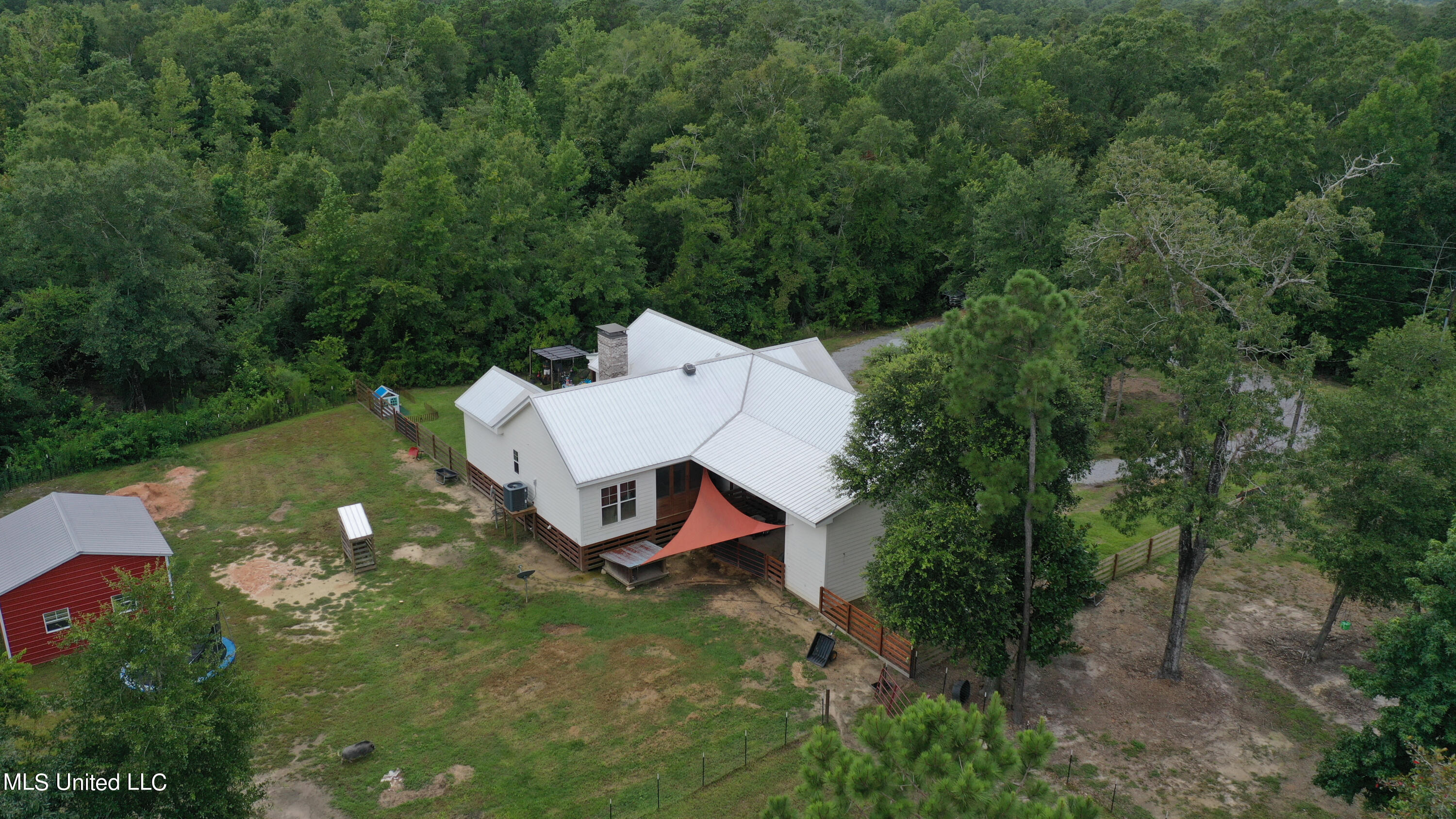 1208 Irvin Favre Road