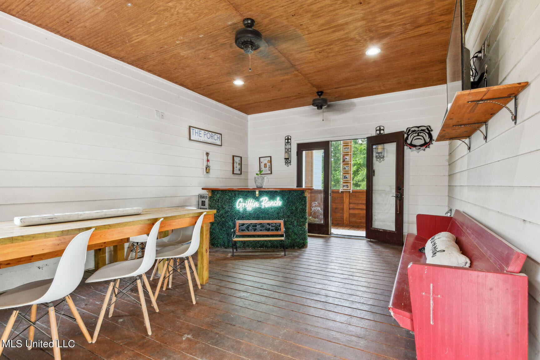 1208 Irvin Favre Road