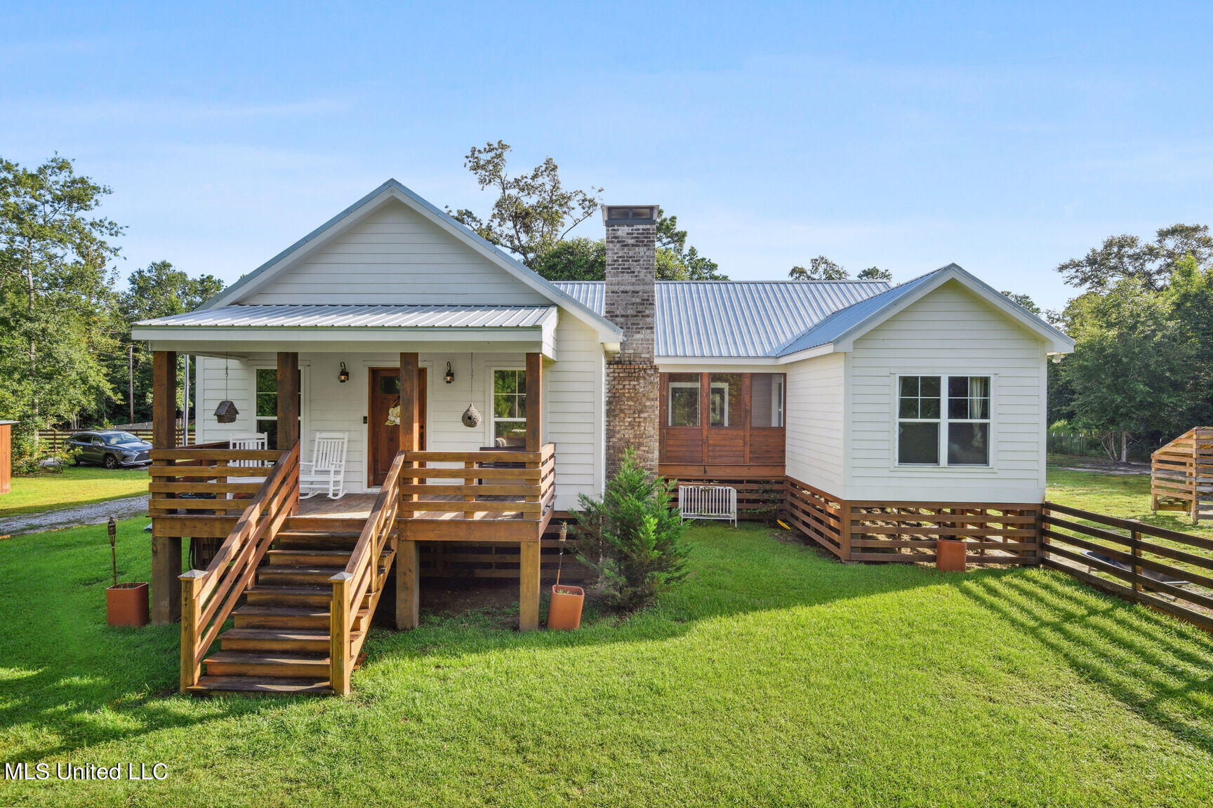 1208 Irvin Favre Road