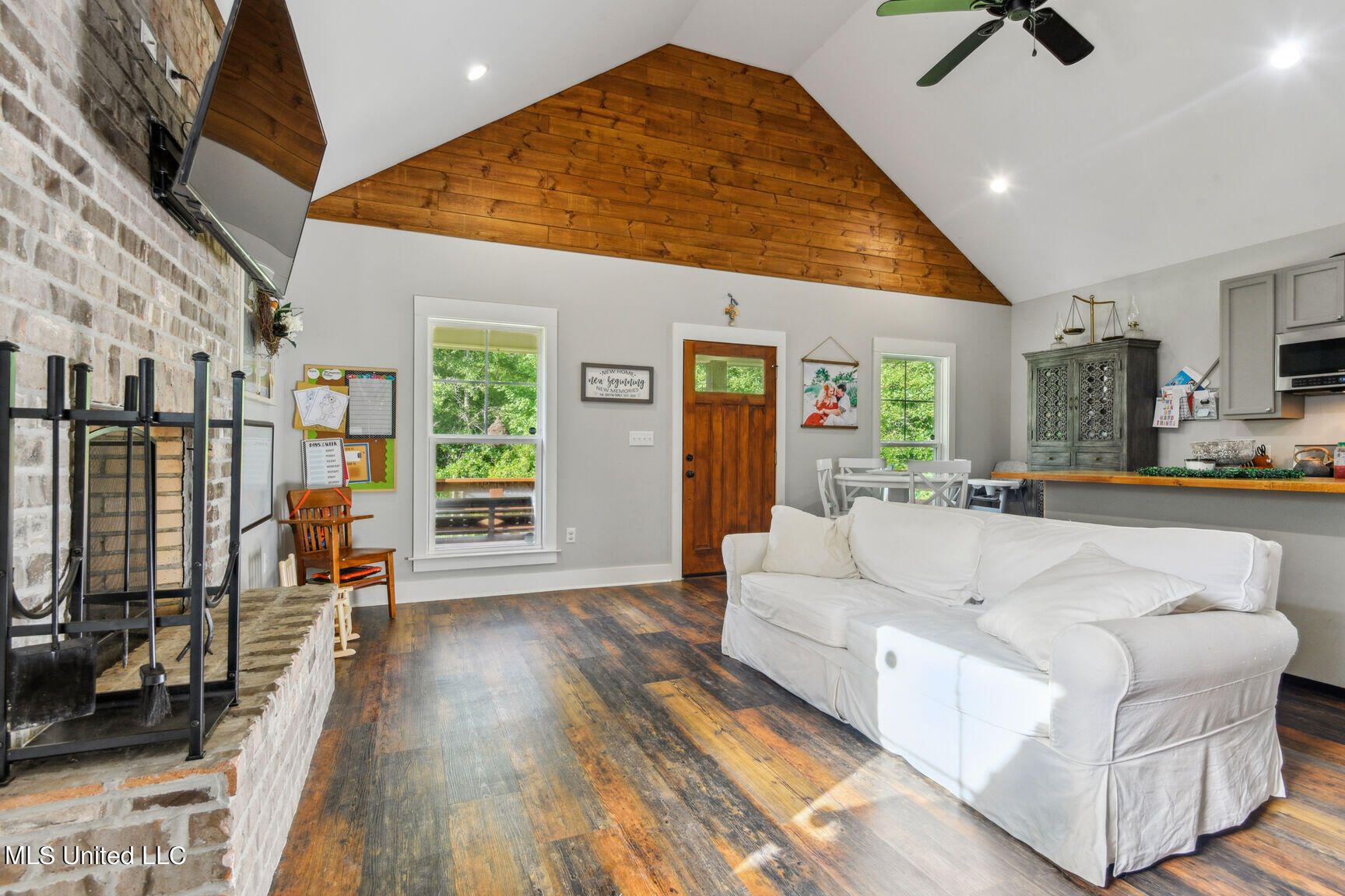 1208 Irvin Favre Road