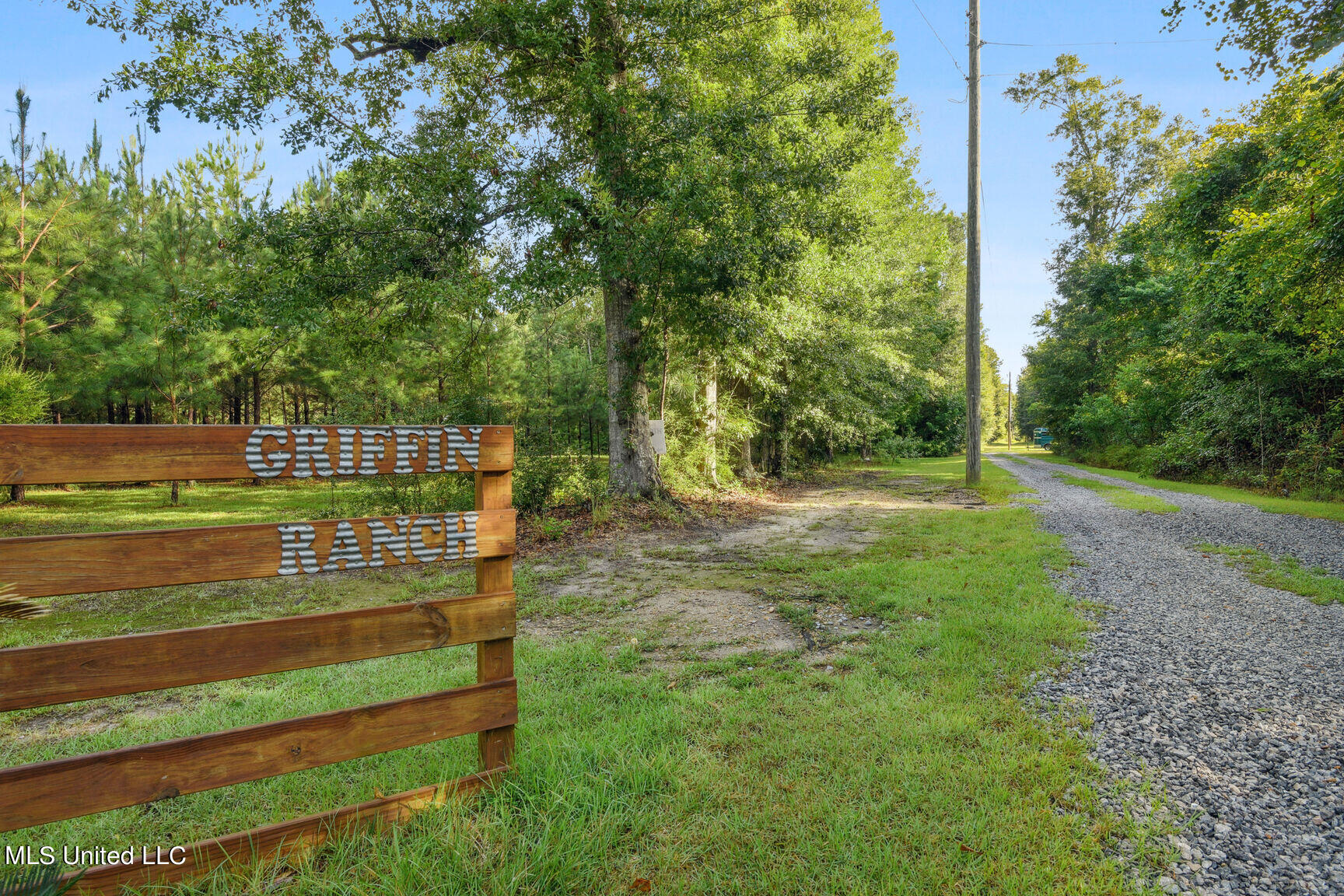 1208 Irvin Favre Road