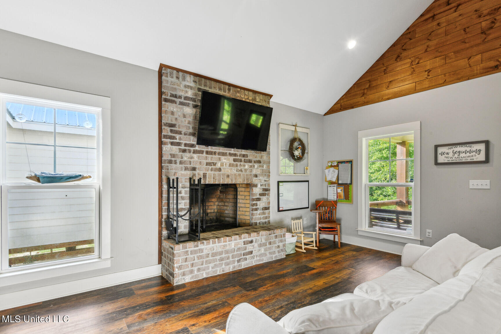 1208 Irvin Favre Road