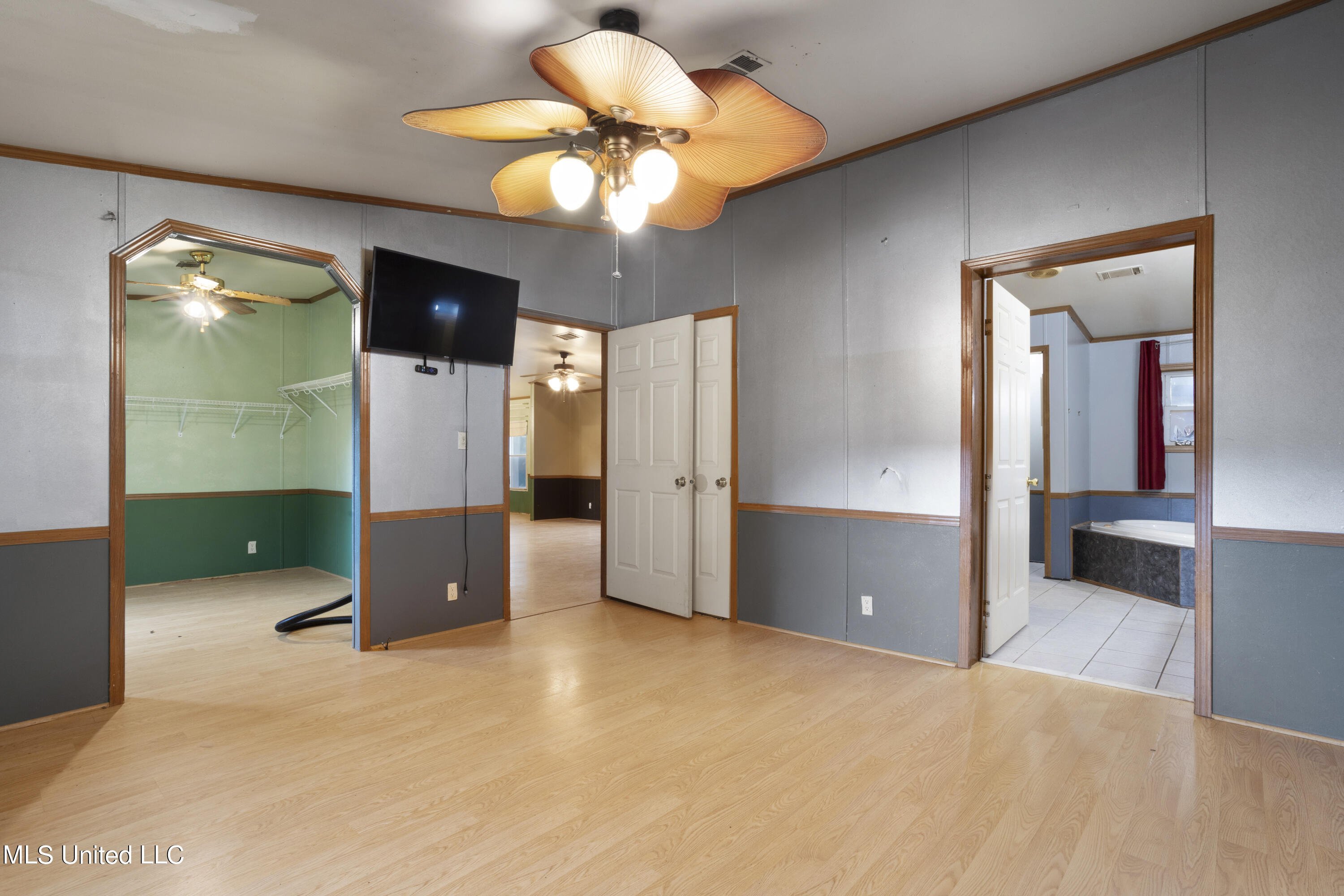 12301 Meadowglen Road