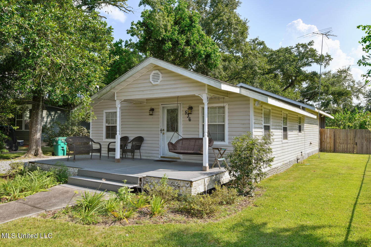 536 Demontluzin Avenue