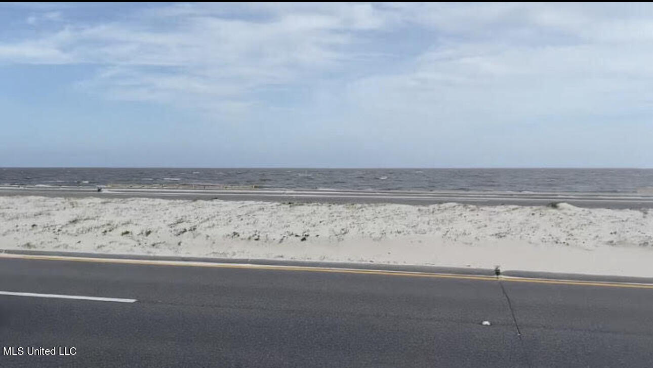 616 W Beach Boulevard